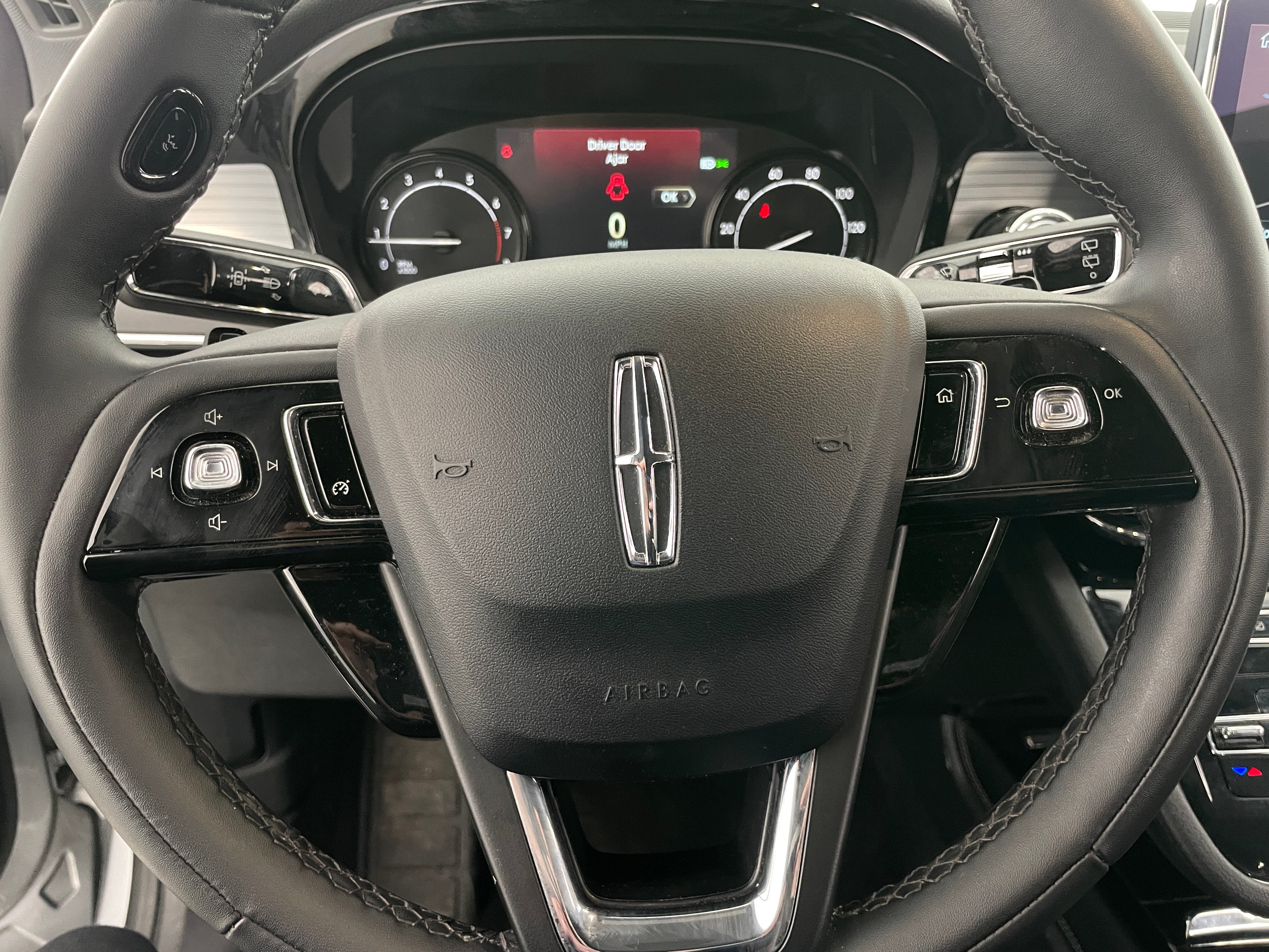 2022 Lincoln Corsair  4