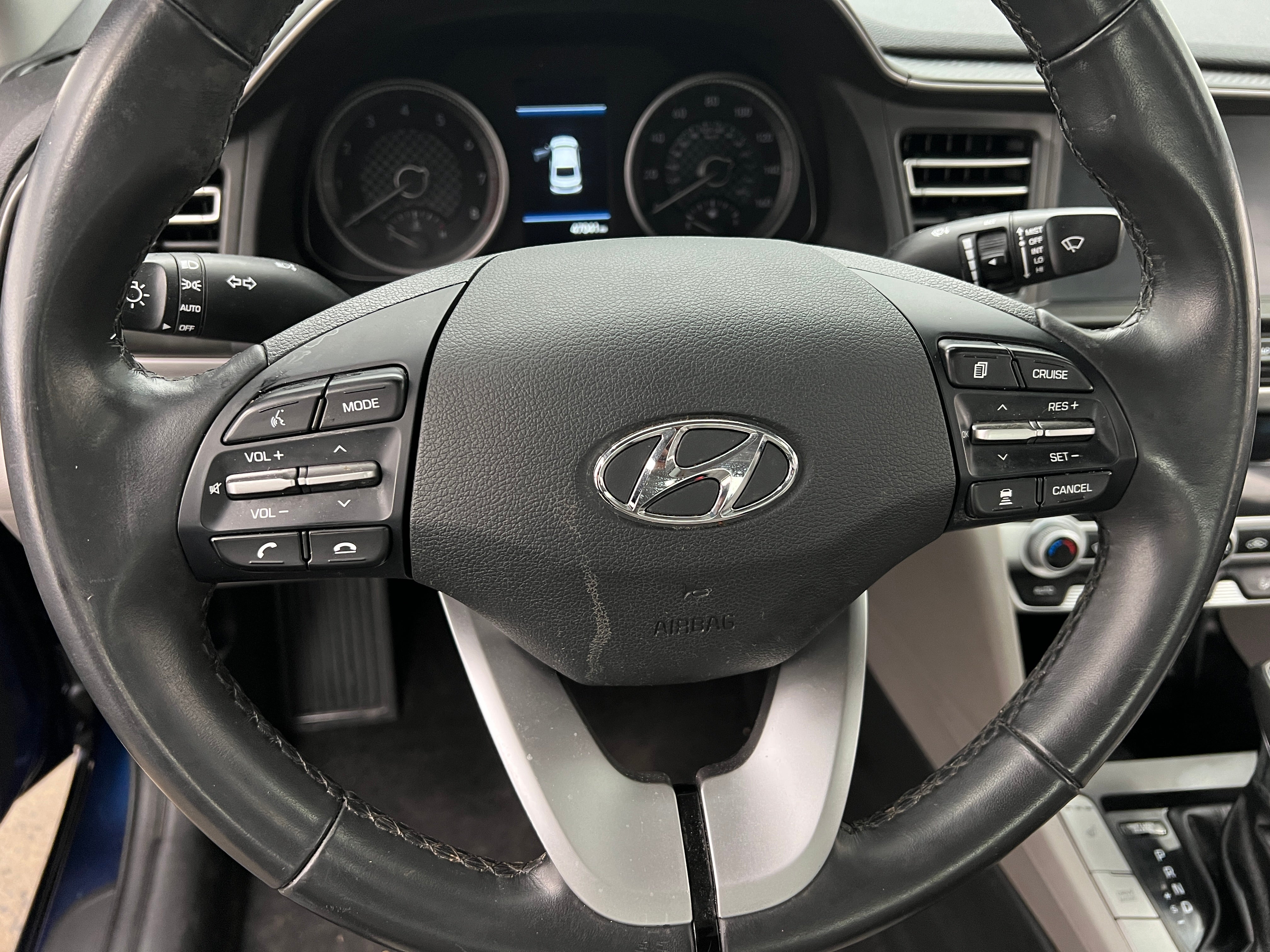 2020 Hyundai Elantra Limited Edition 4