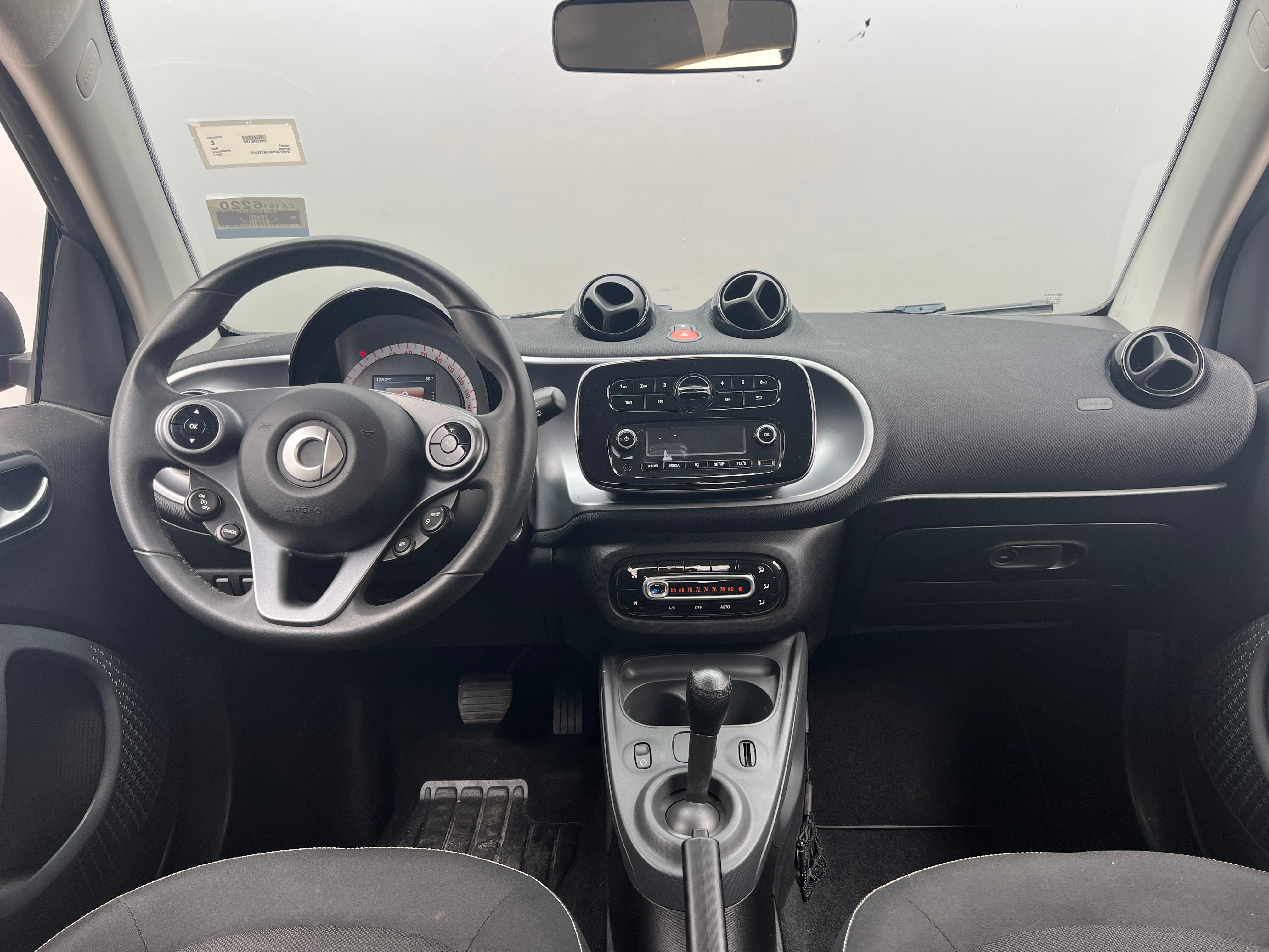 2017 smart fortwo Passion 3