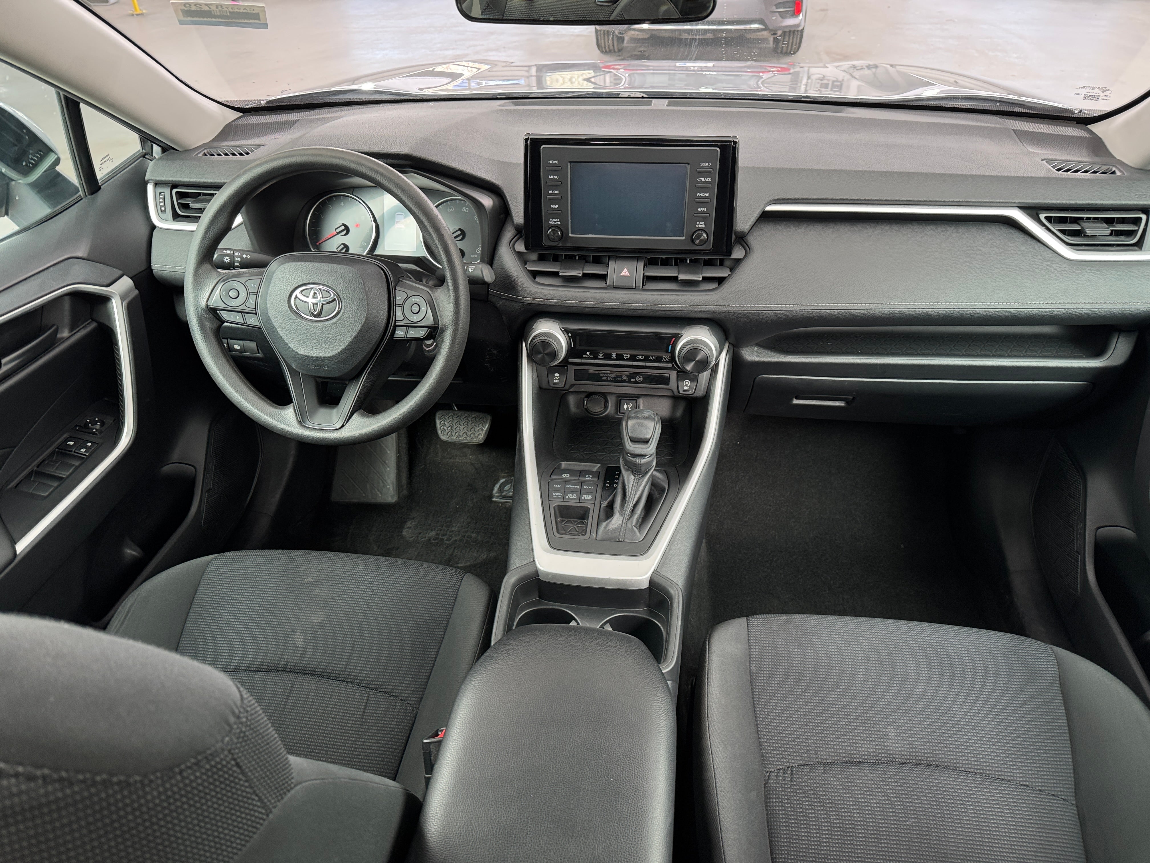 2019 Toyota RAV4 LE 3