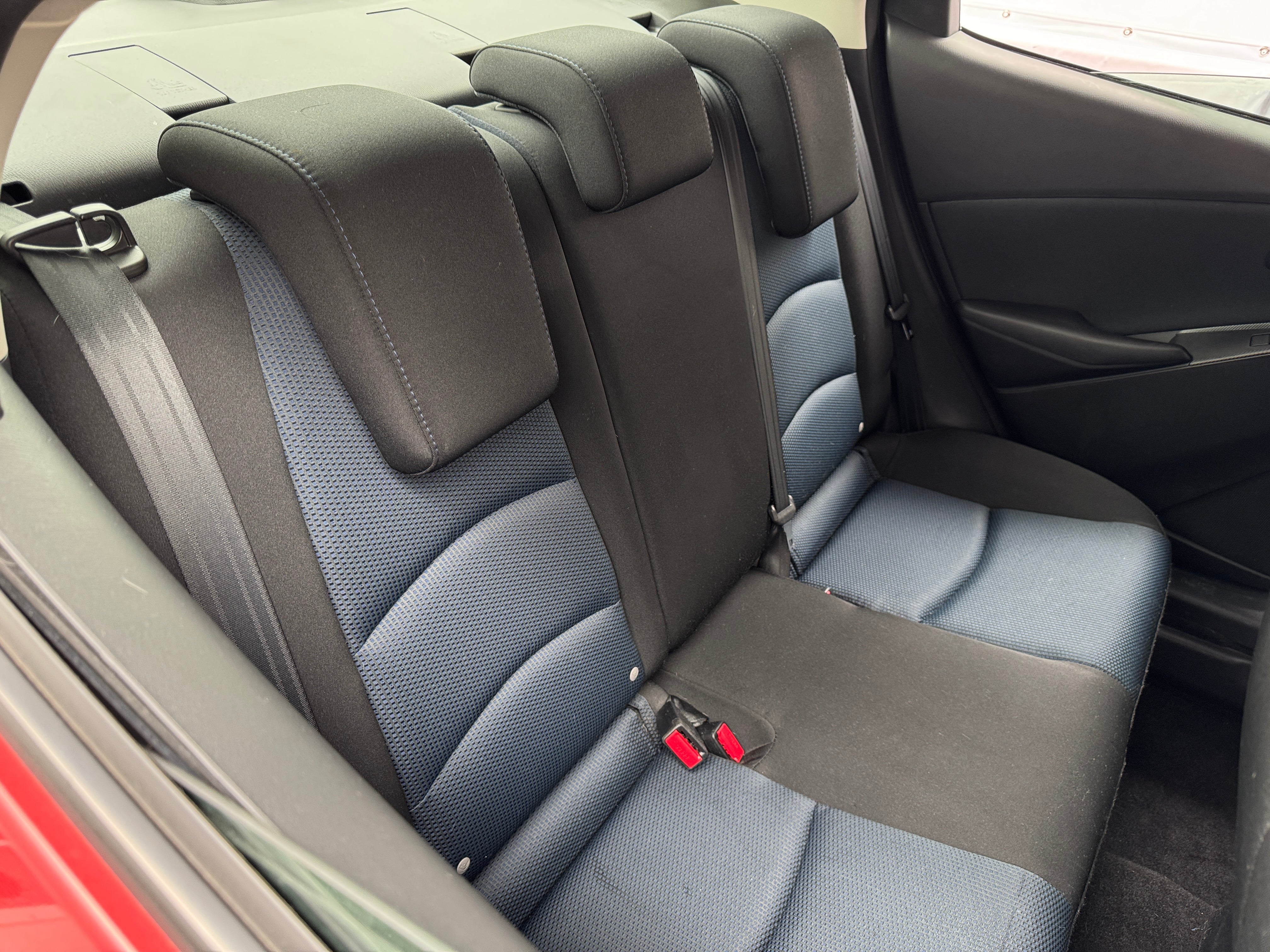 2019 Toyota Yaris L 6