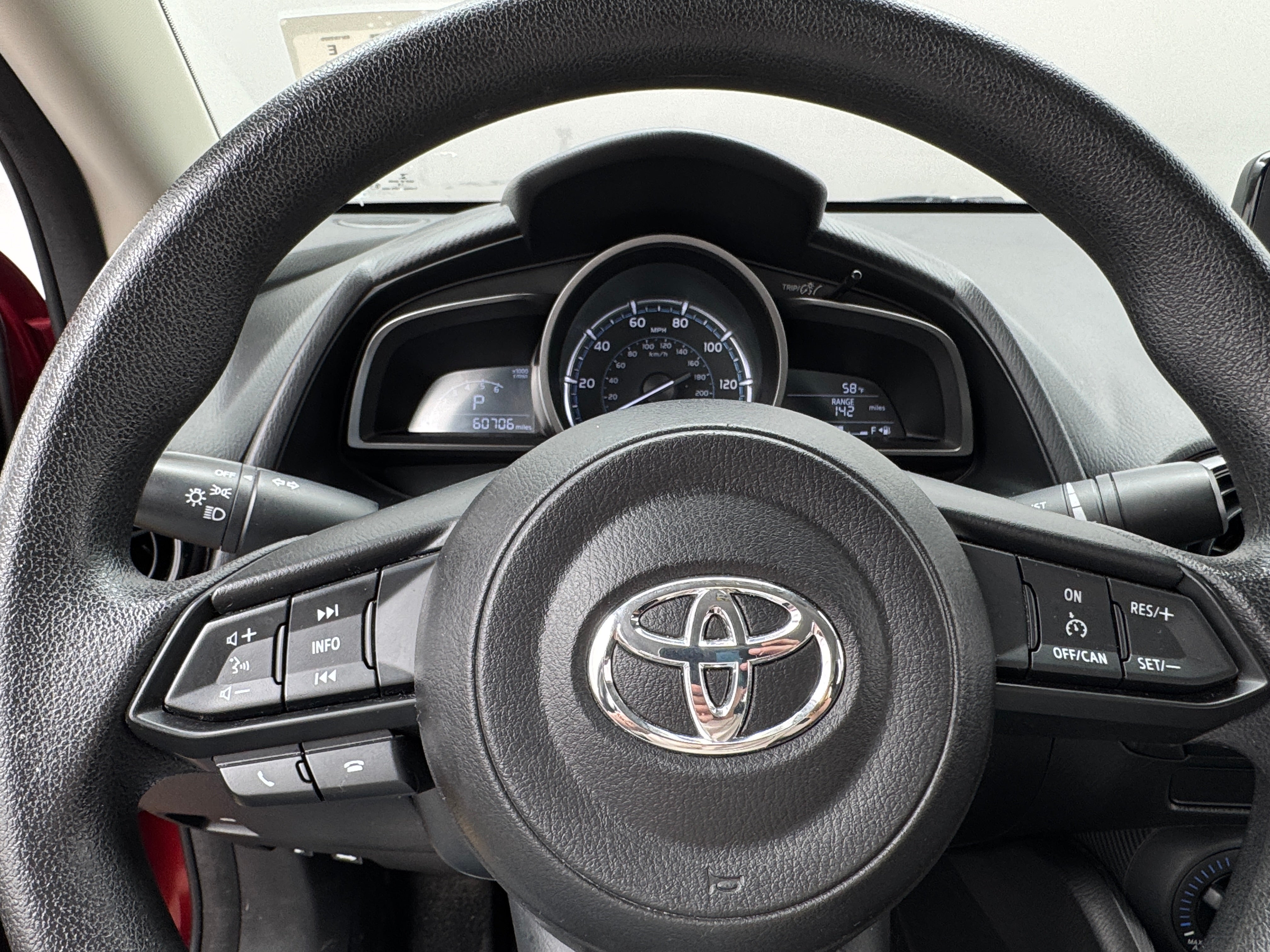 2019 Toyota Yaris L 5