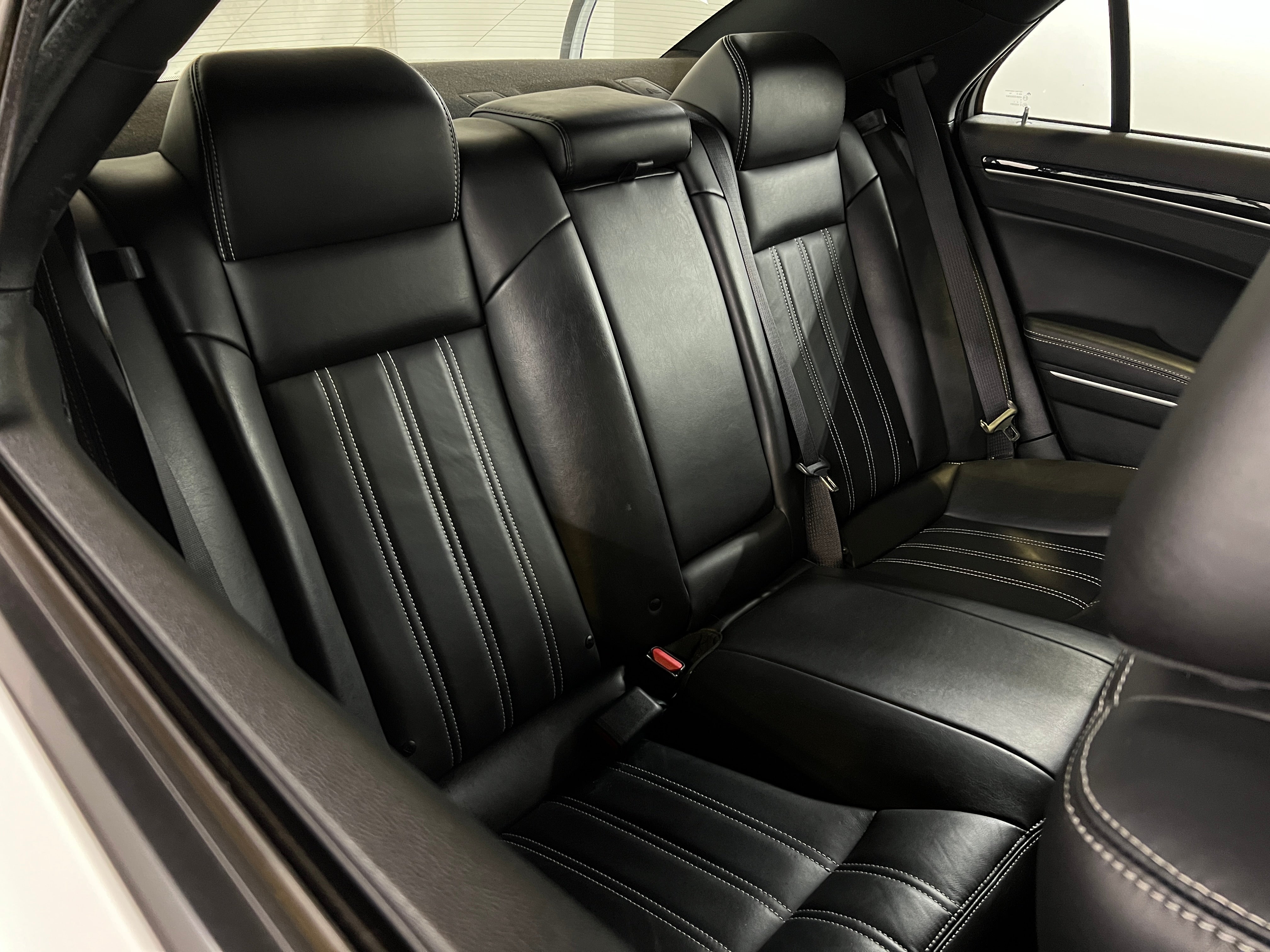 2022 Chrysler 300 S 5