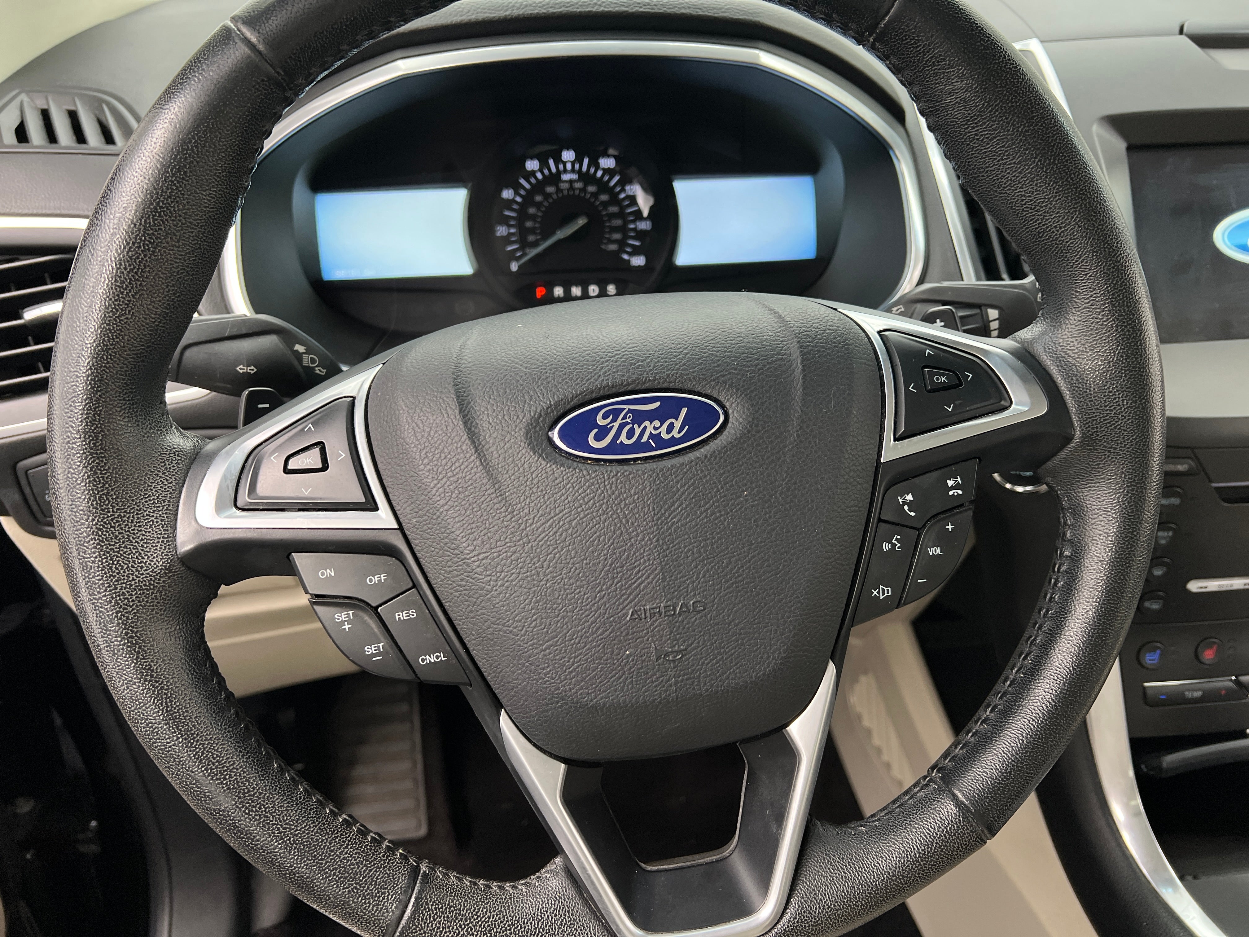 2017 Ford Edge Titanium 4