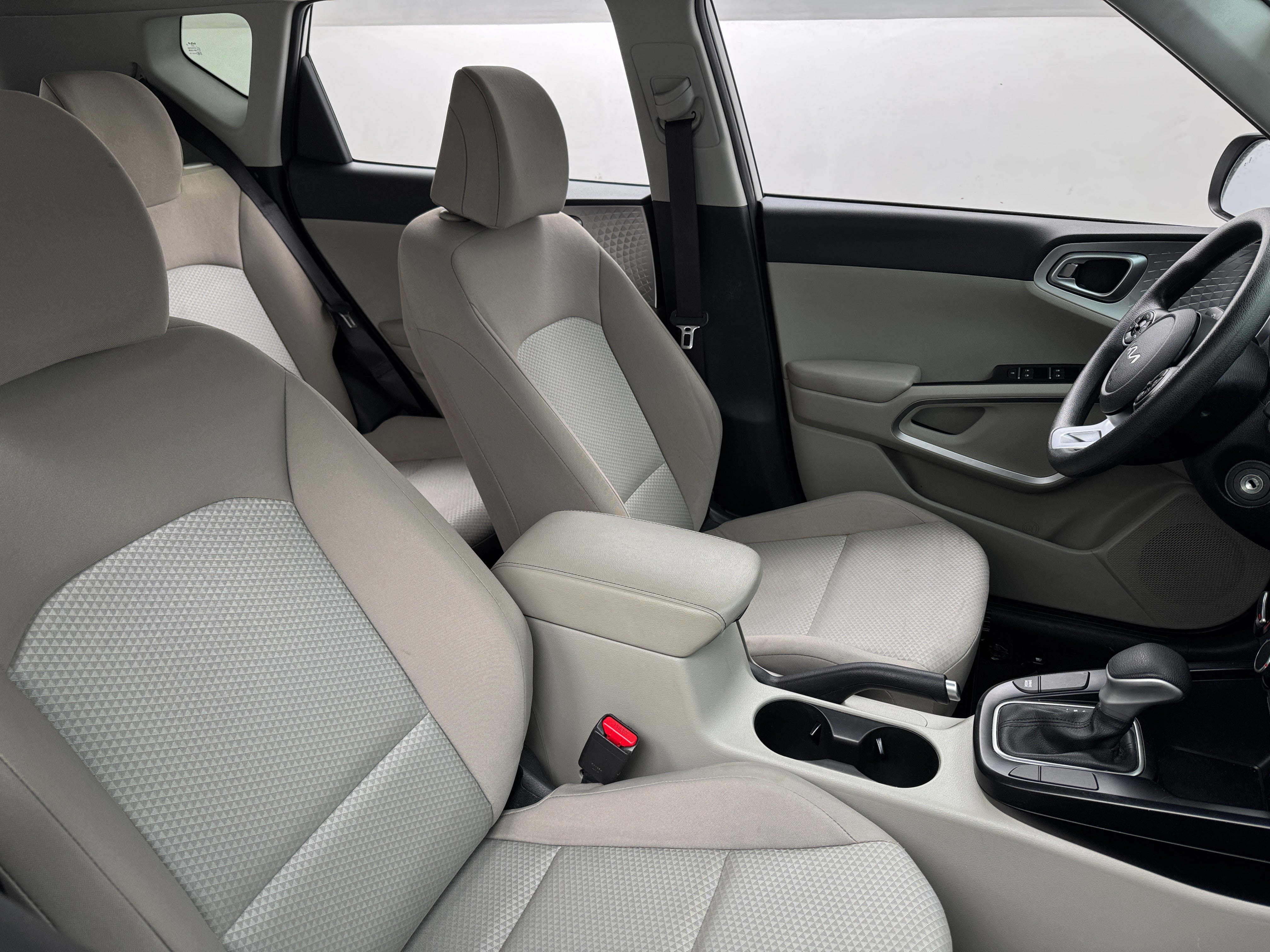 2022 Kia Soul LX 2