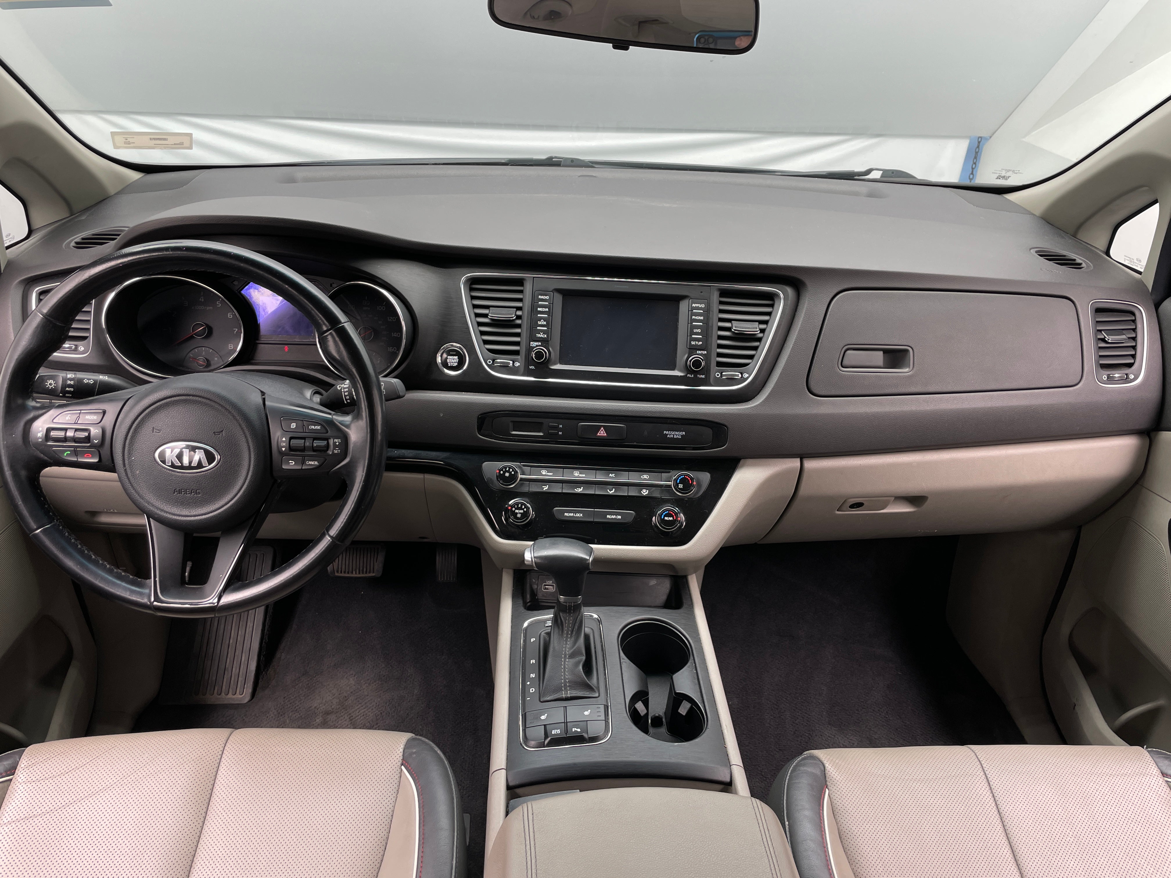 2017 Kia Sedona LX 3