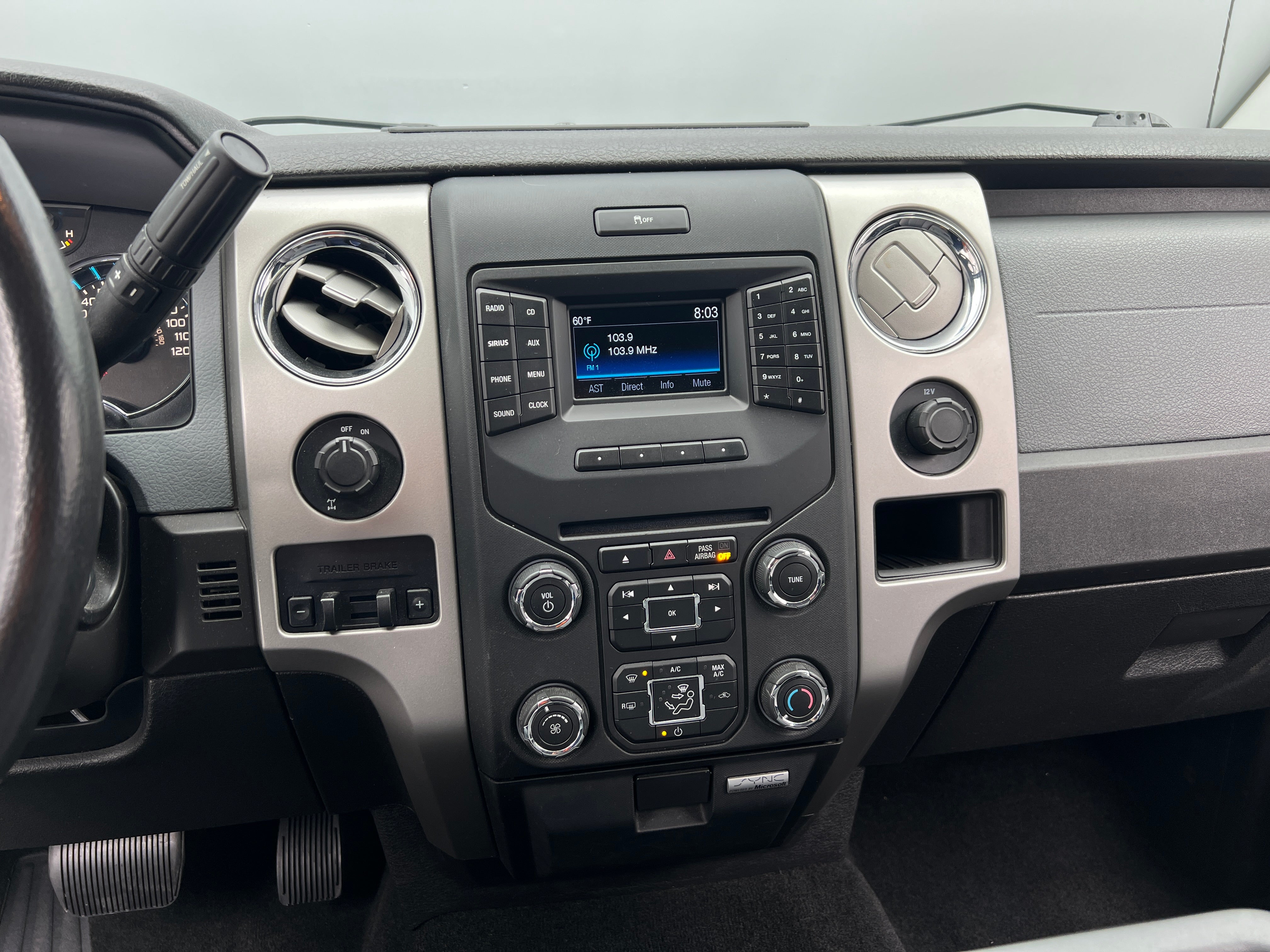 2014 Ford Econoline E-150 4