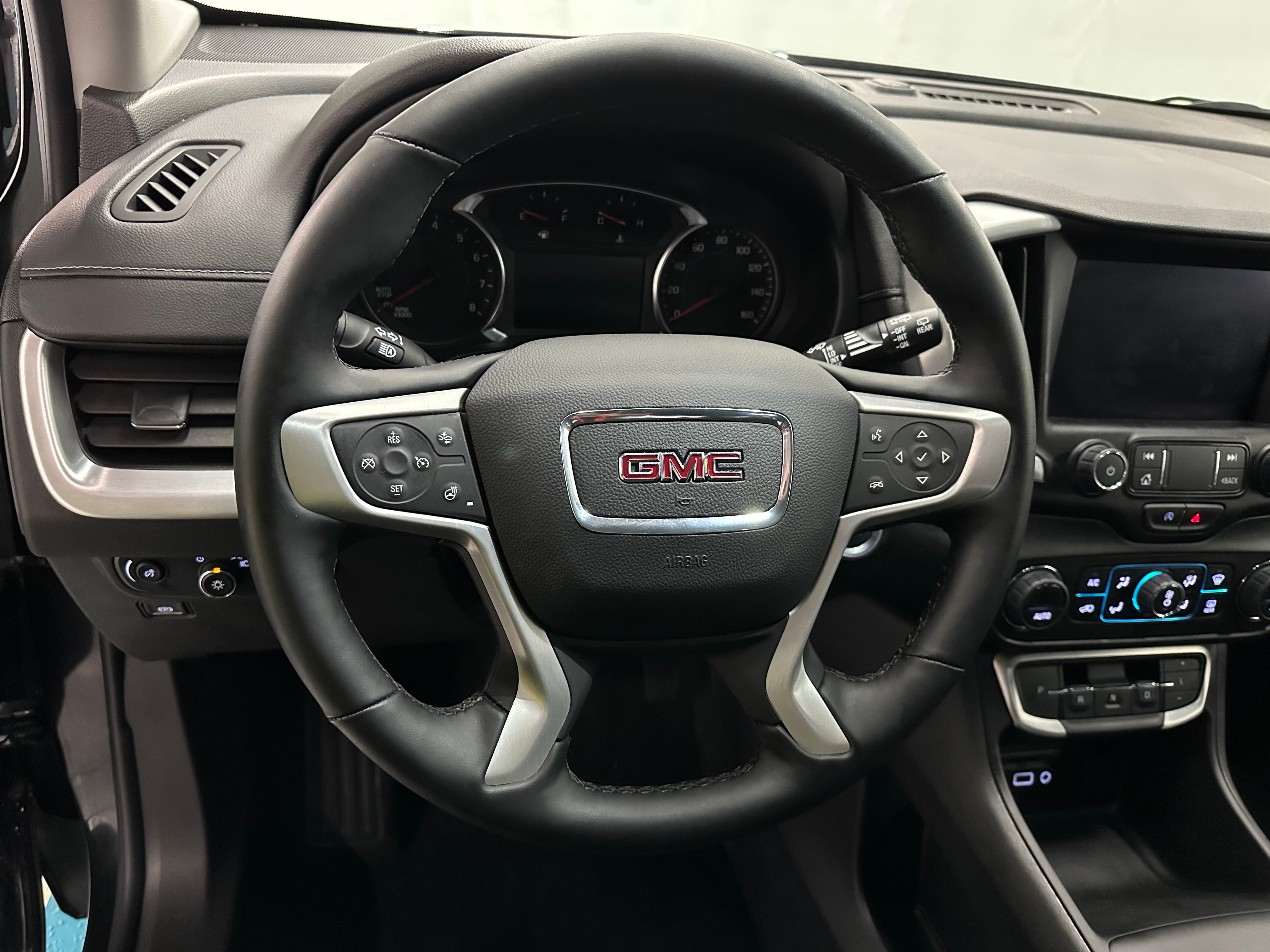 2024 GMC Terrain SLT 4