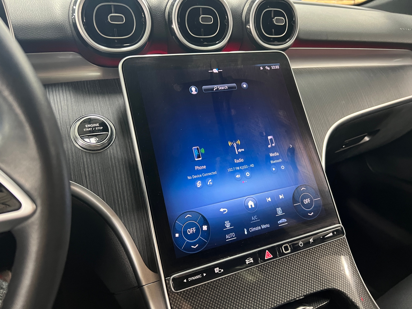 Thumbnail: 2024 Mercedes-Benz C-Class - 3