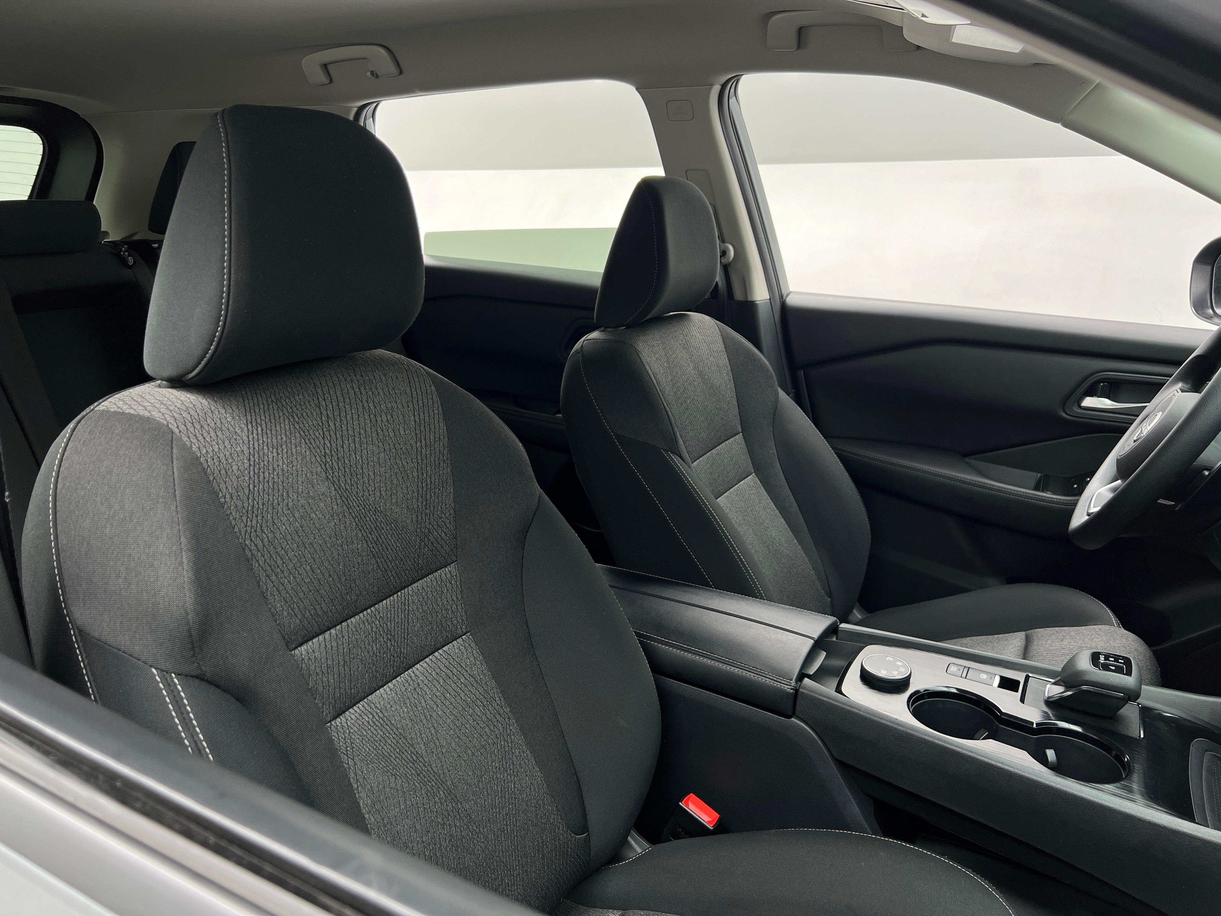 2024 Nissan Rogue SV 2