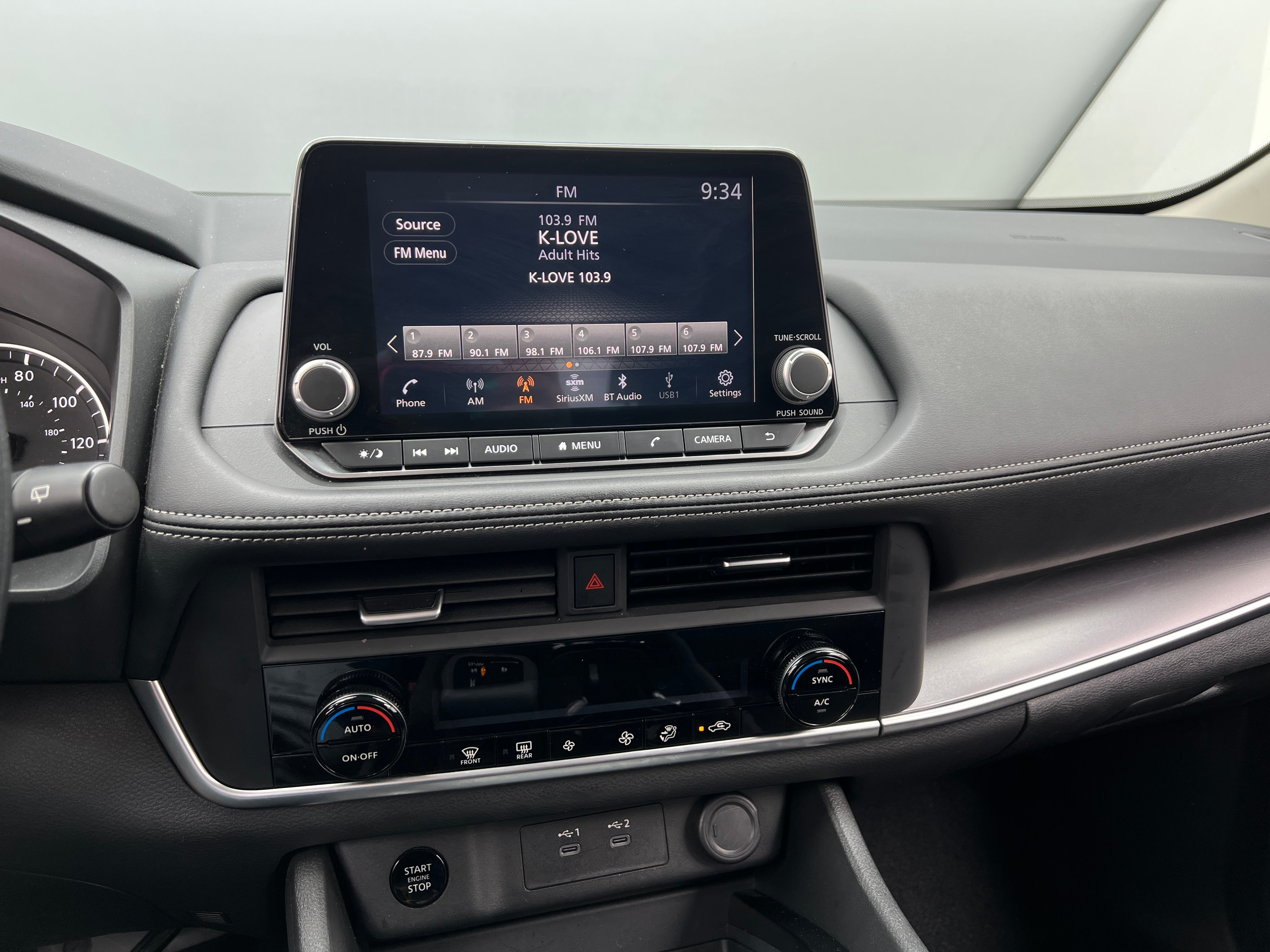 2024 Nissan Rogue SV 4