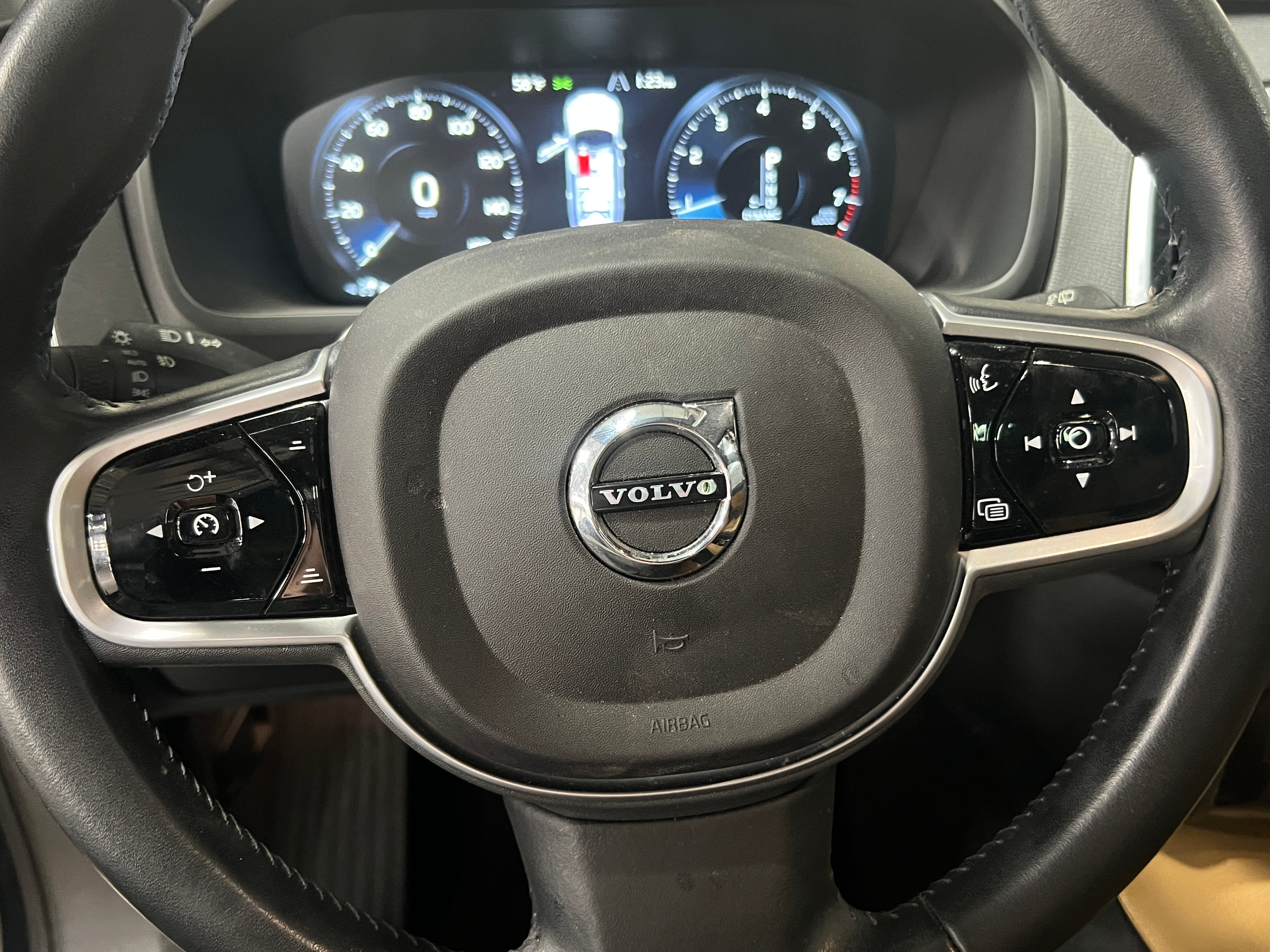 2018 Volvo XC90 T6 Momentum 4