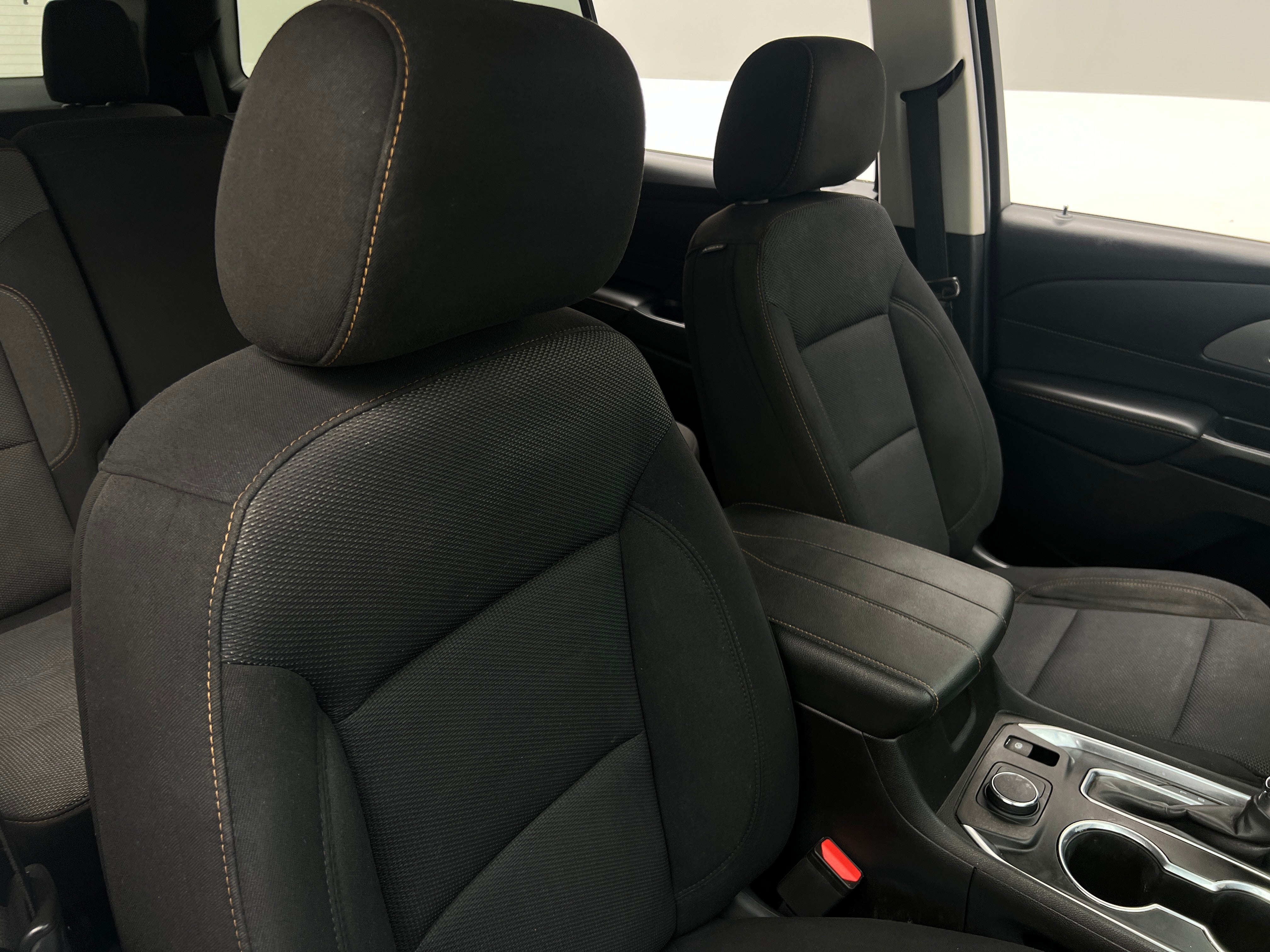 2021 Chevrolet Traverse LS 2