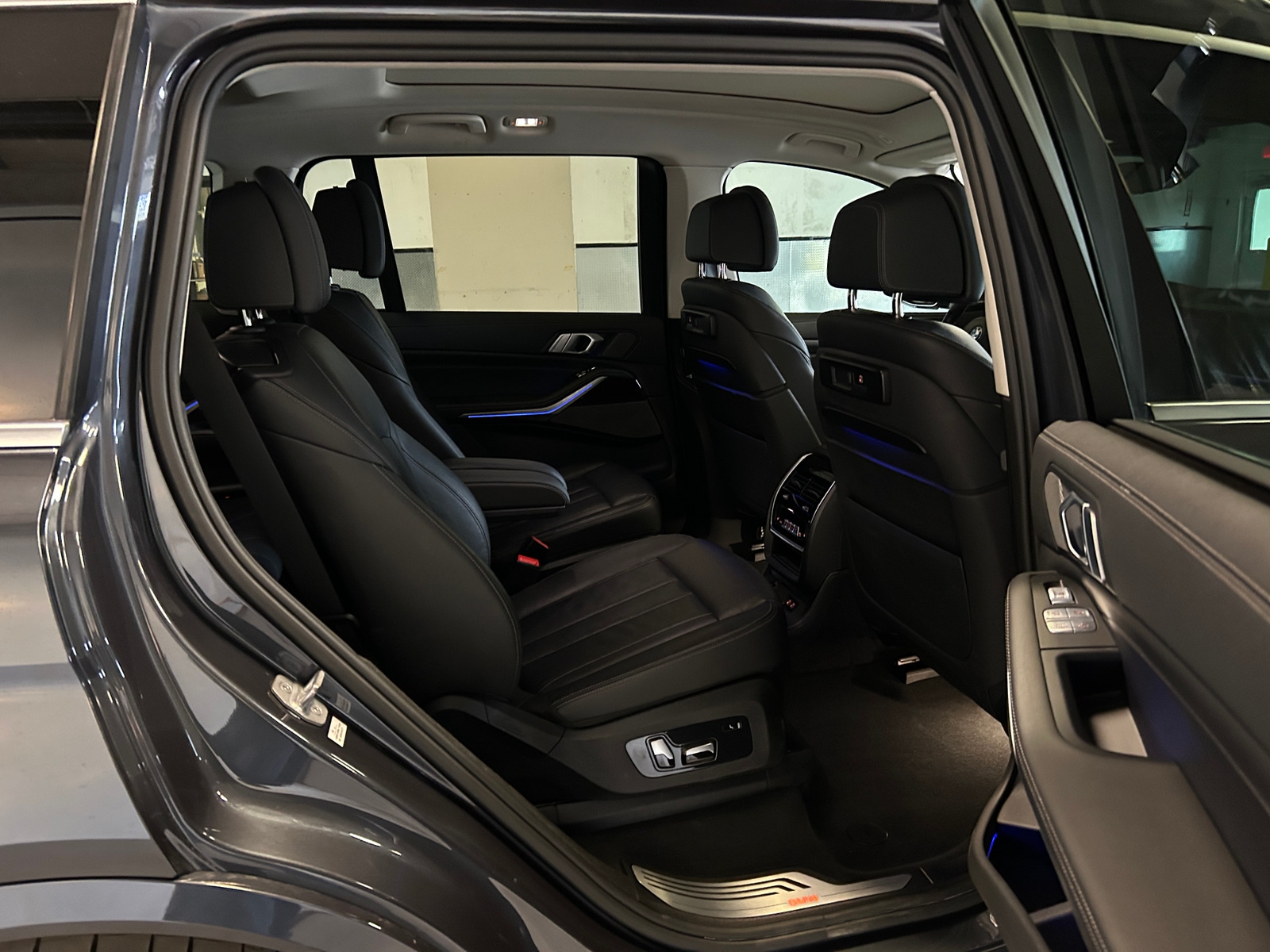 Thumbnail: 2019 BMW X7 - 6
