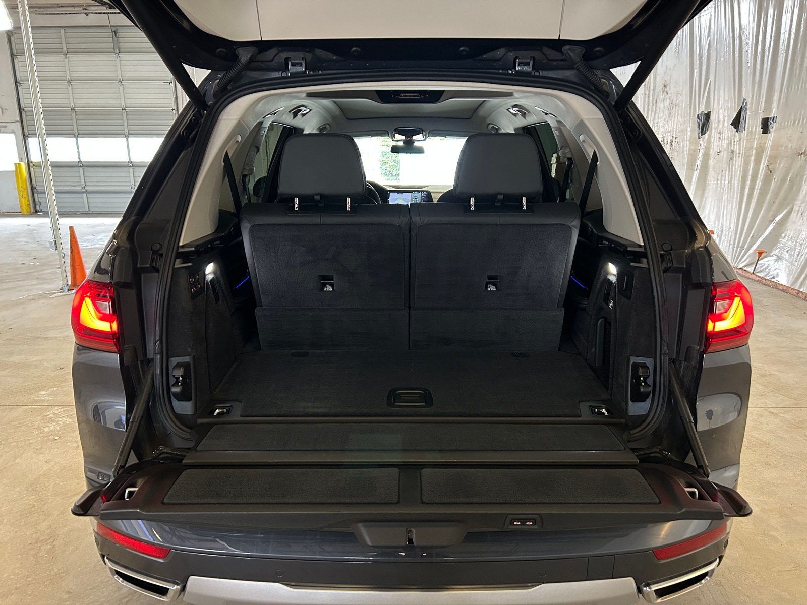 Thumbnail: 2019 BMW X7 - 7