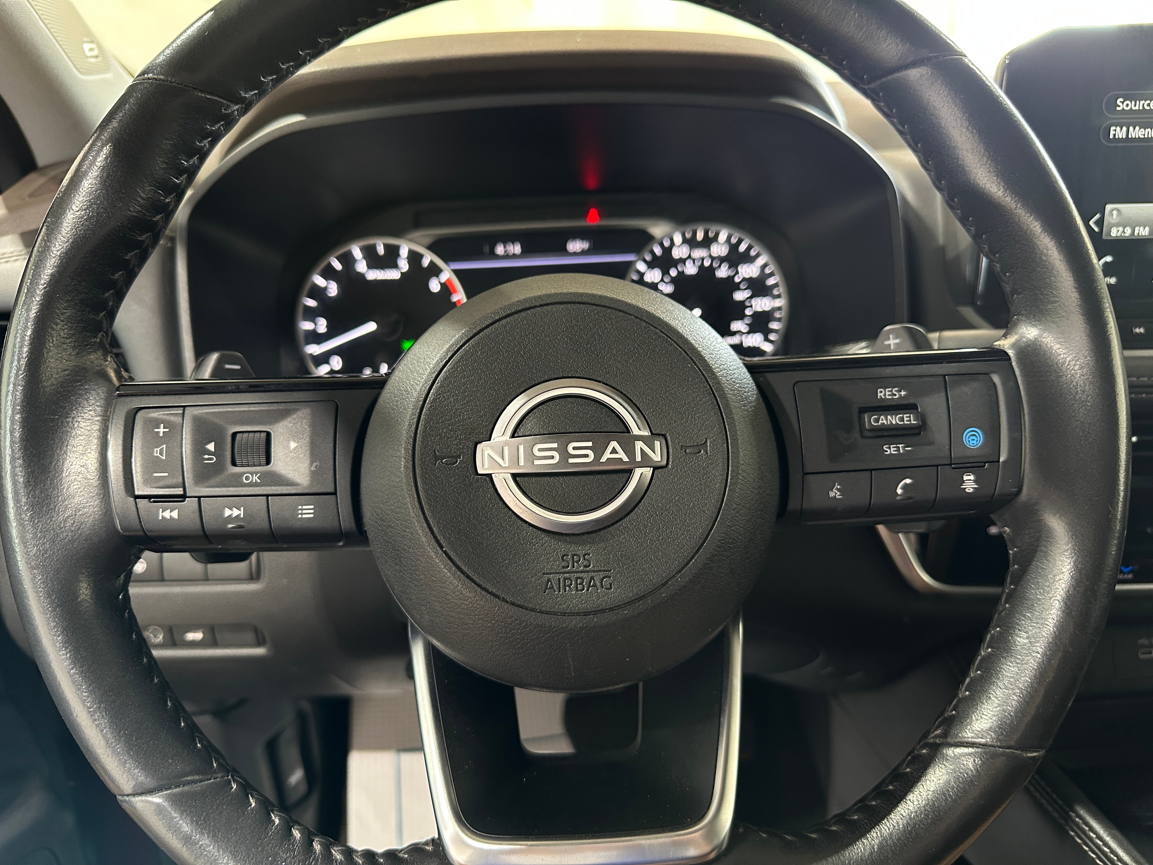 2023 Nissan Rogue SL 5