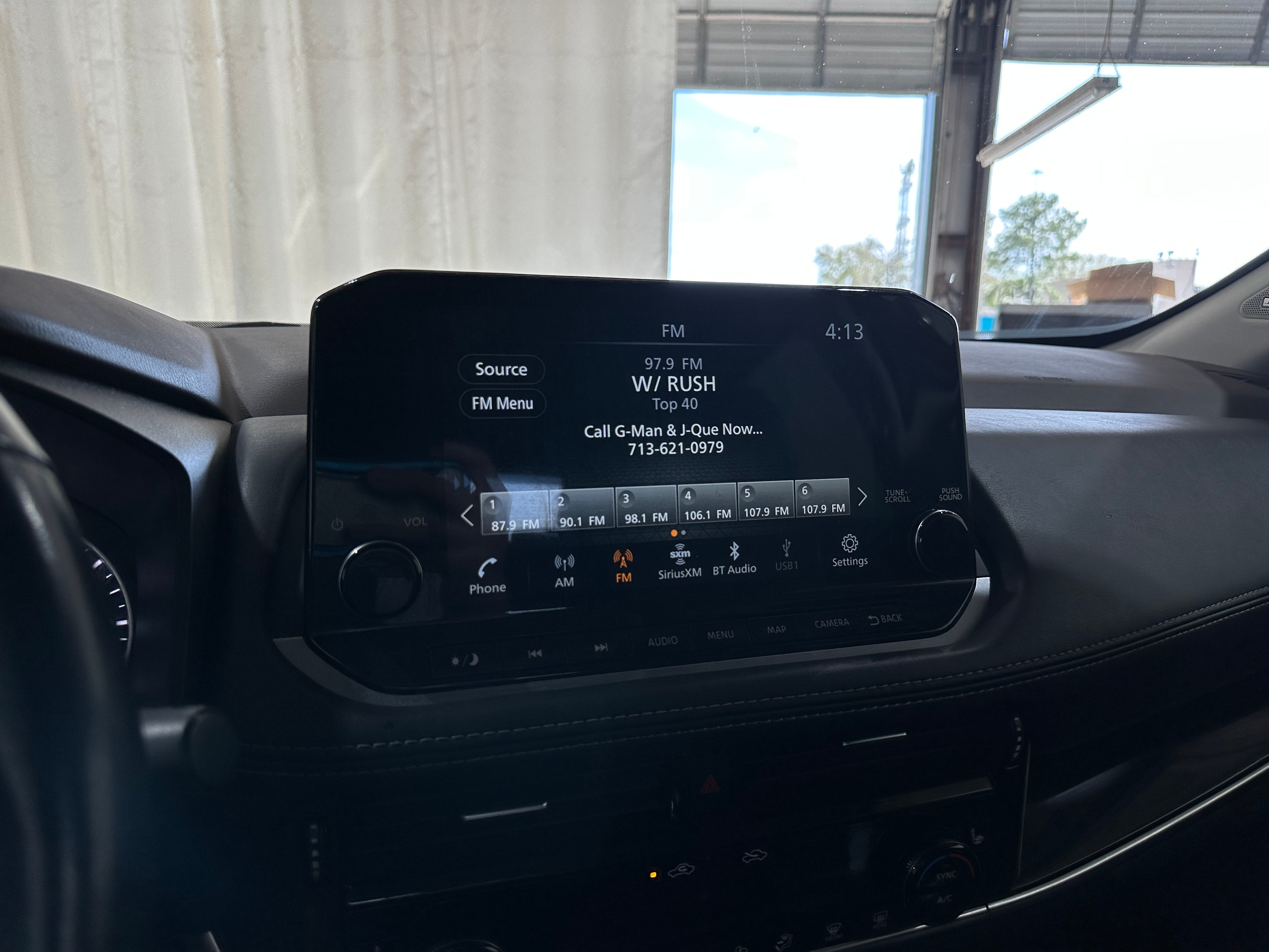 2023 Nissan Rogue SL 4