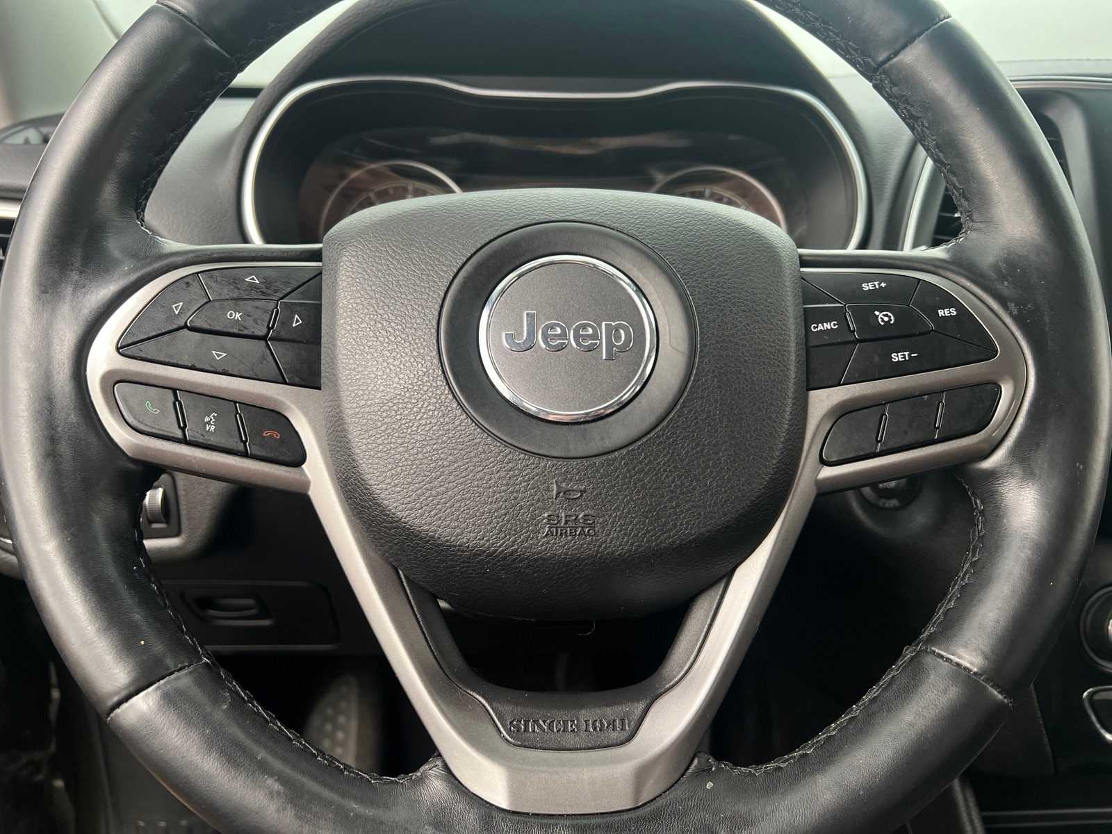 Thumbnail: 2019 Jeep Cherokee - 5