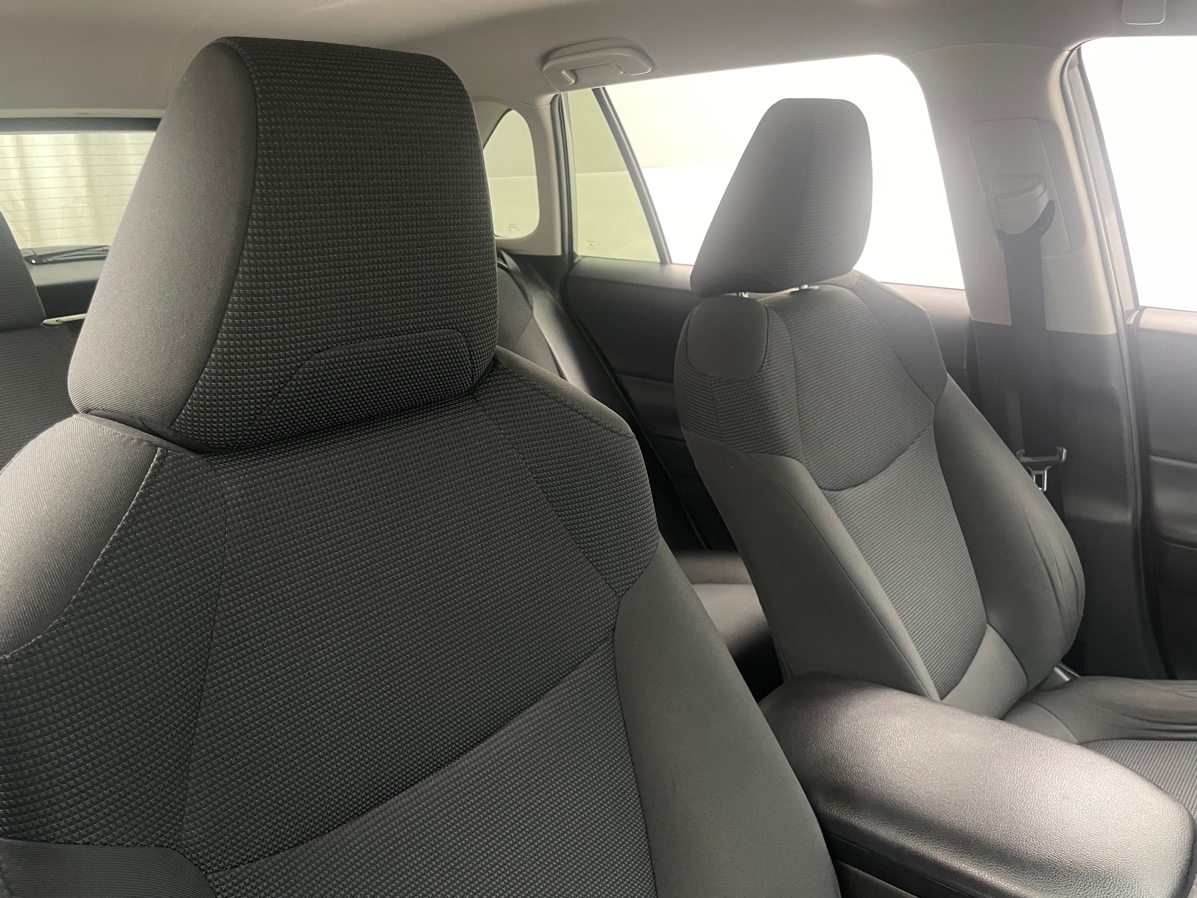 2020 Toyota RAV4 LE 2