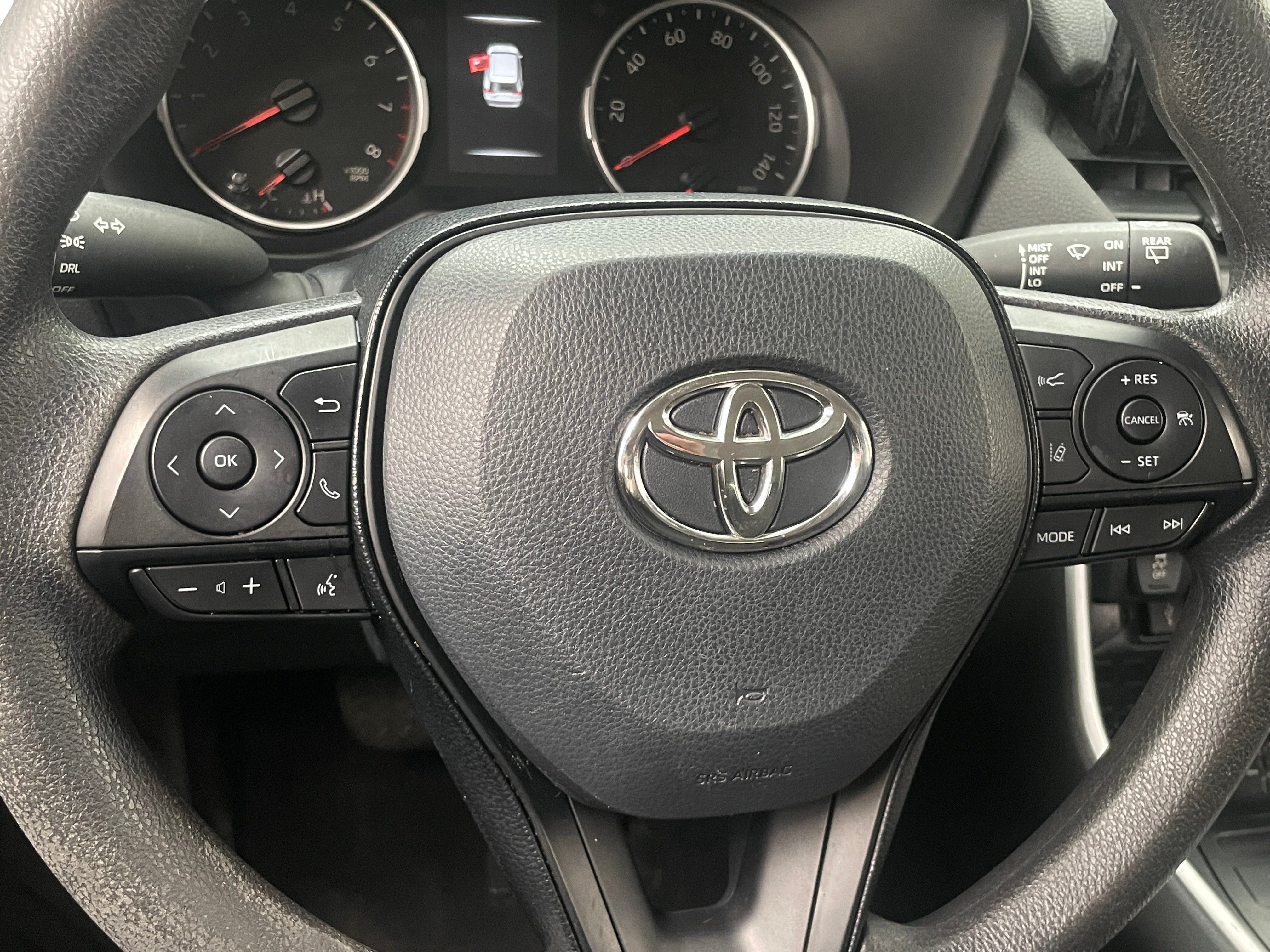 2020 Toyota RAV4 LE 5