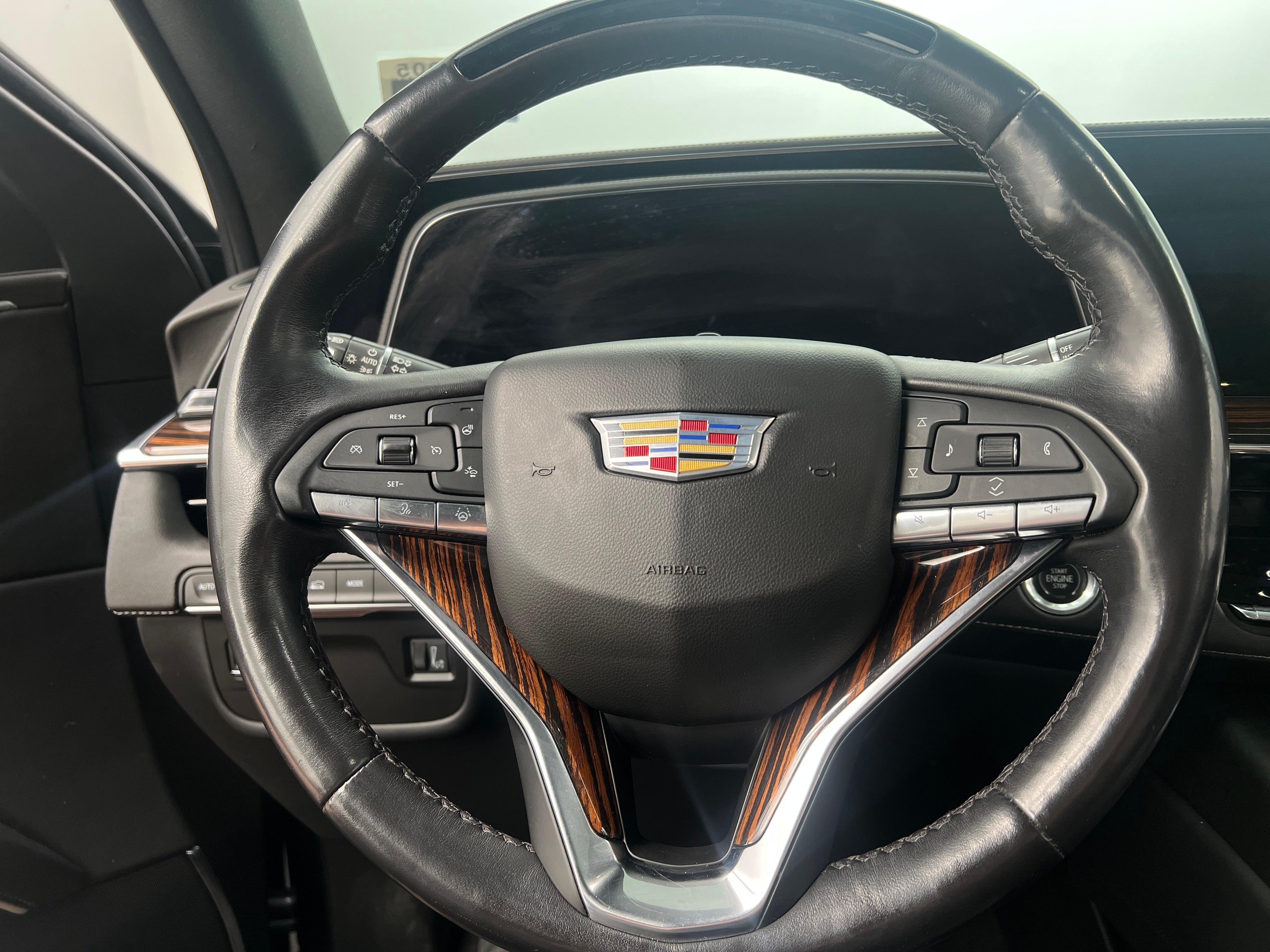 2022 Cadillac Escalade Premium Luxury 4