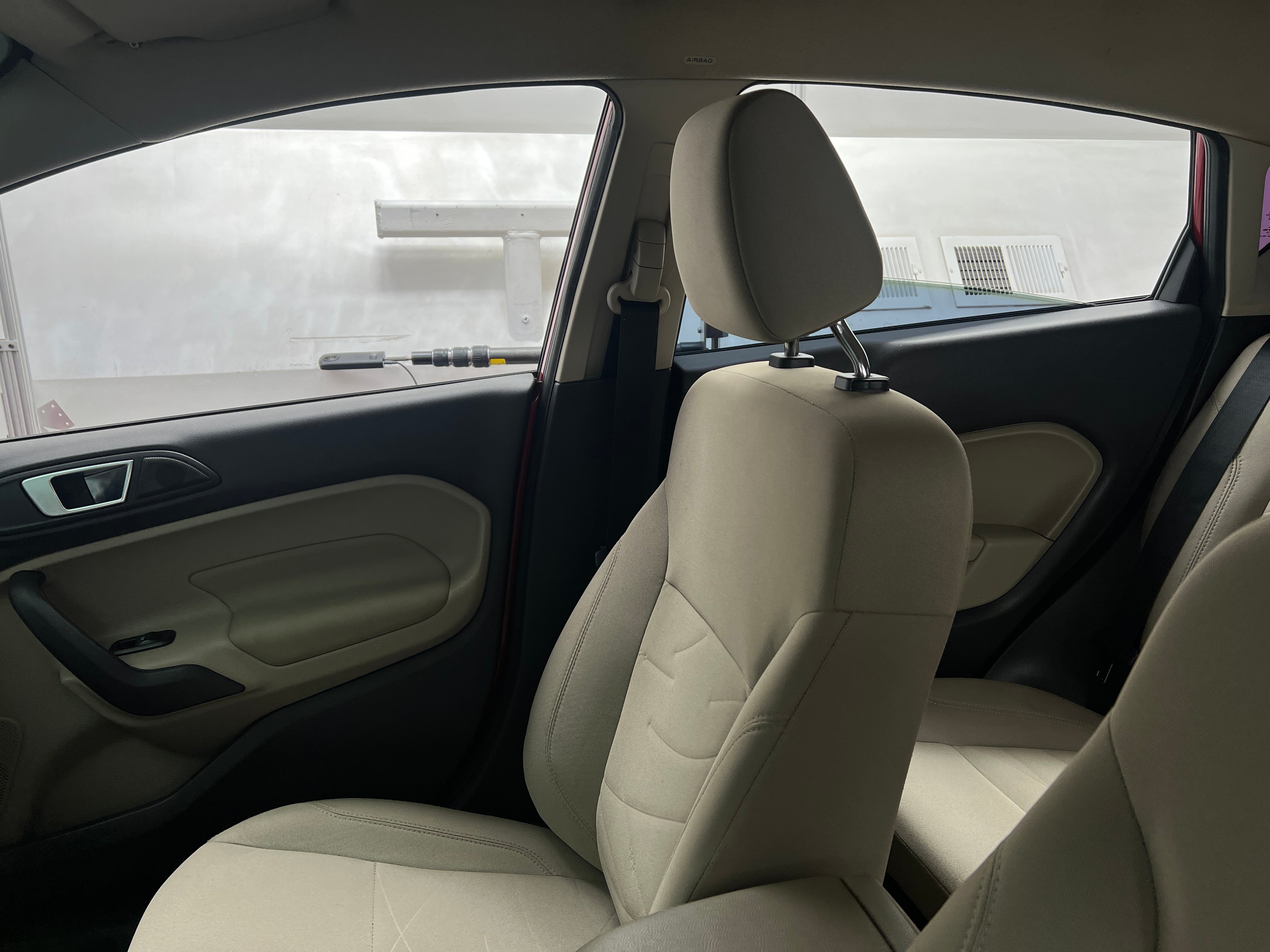 2016 Ford Fiesta SE 2