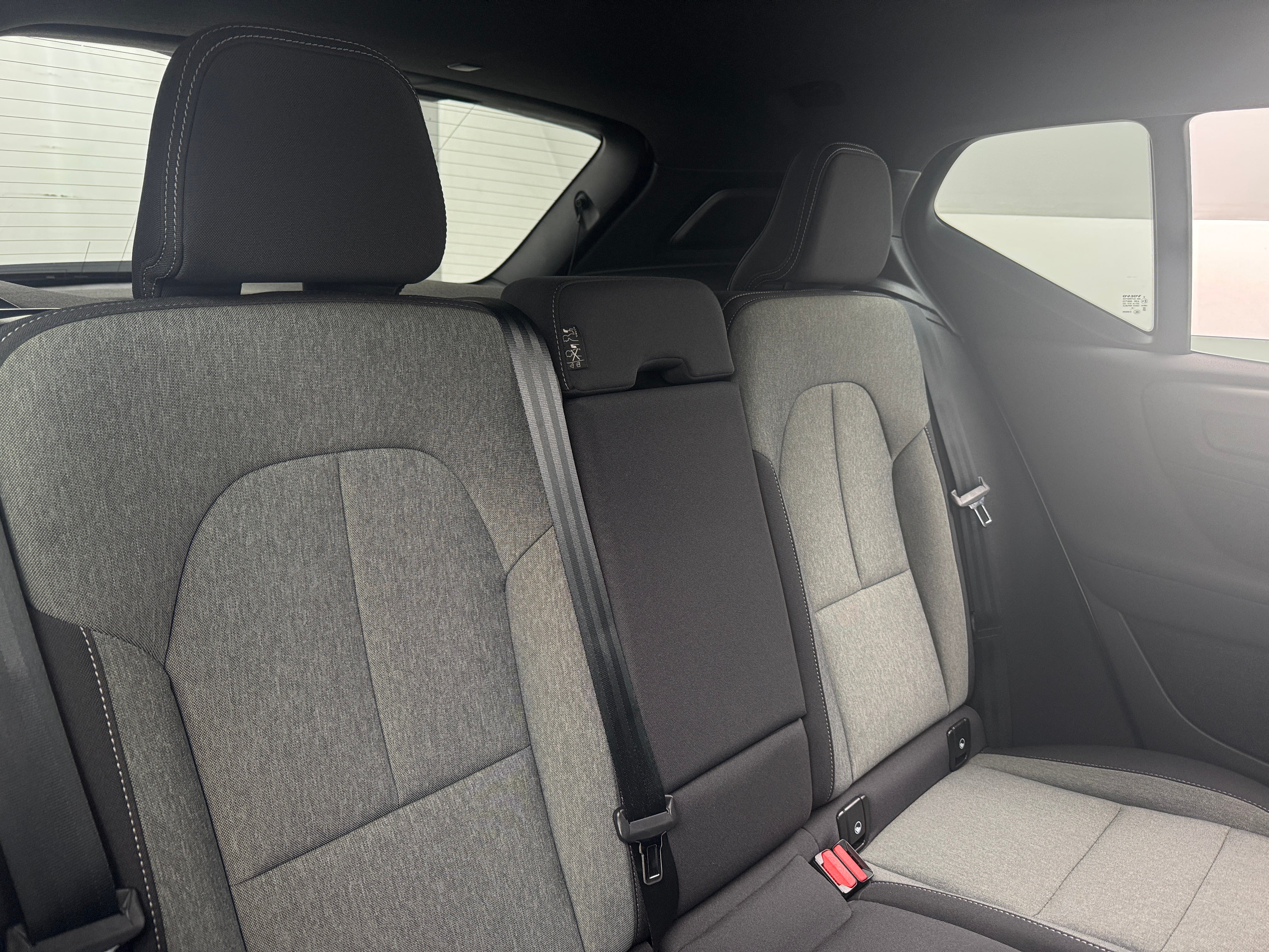 2025 Volvo XC40 B5 Core 6