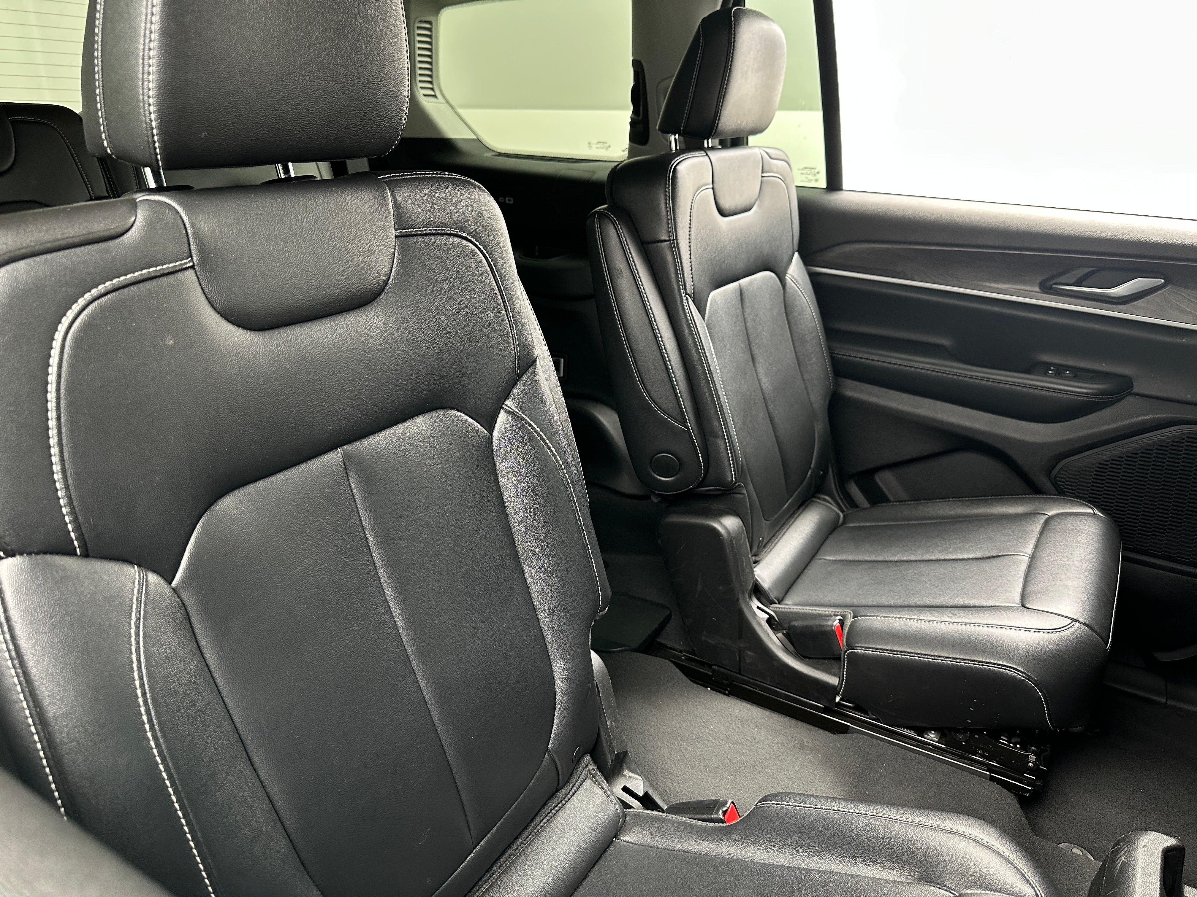 2023 Jeep Grand Cherokee L Limited Edition 5