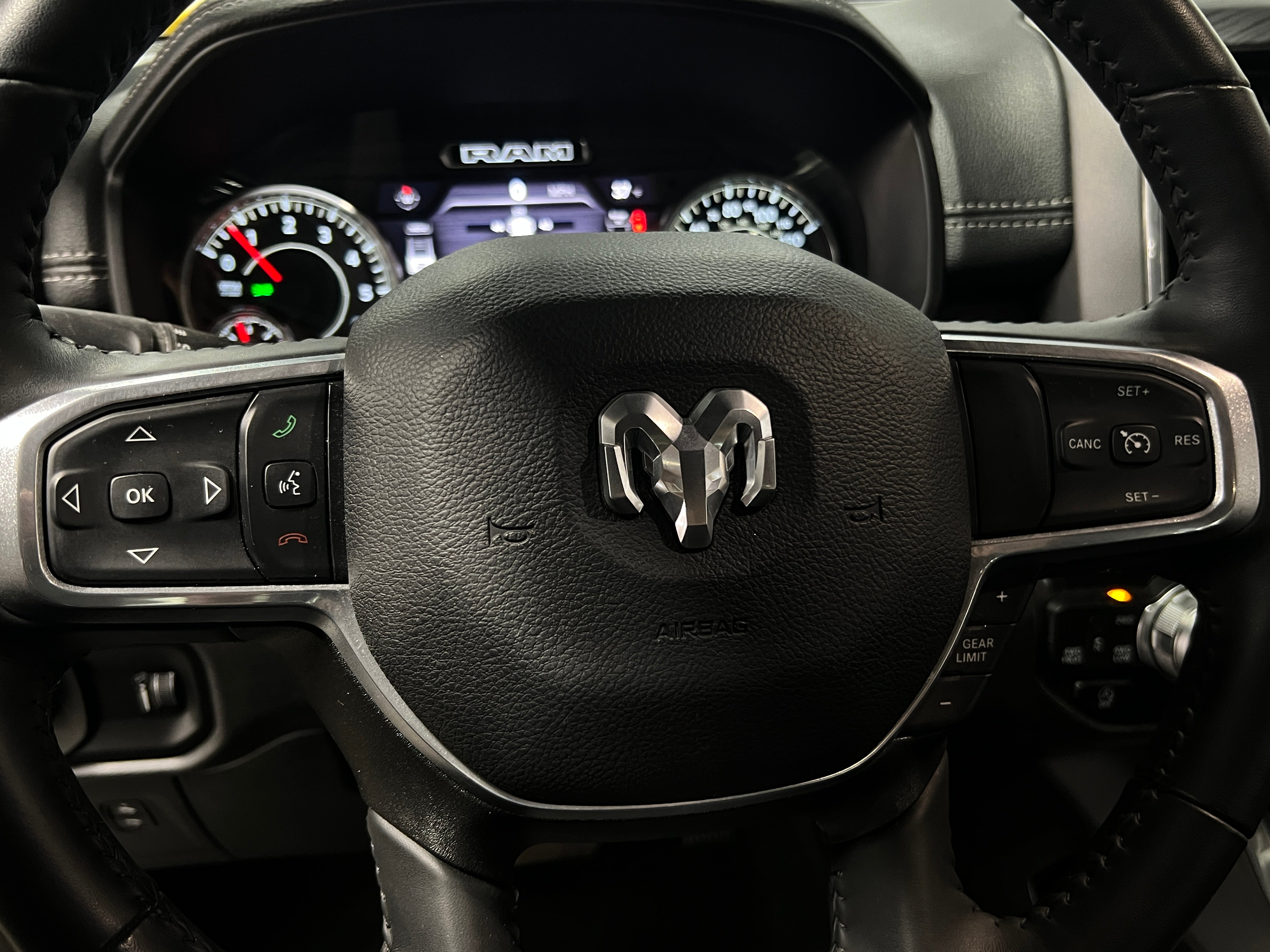 2023 RAM 1500 Laramie 4