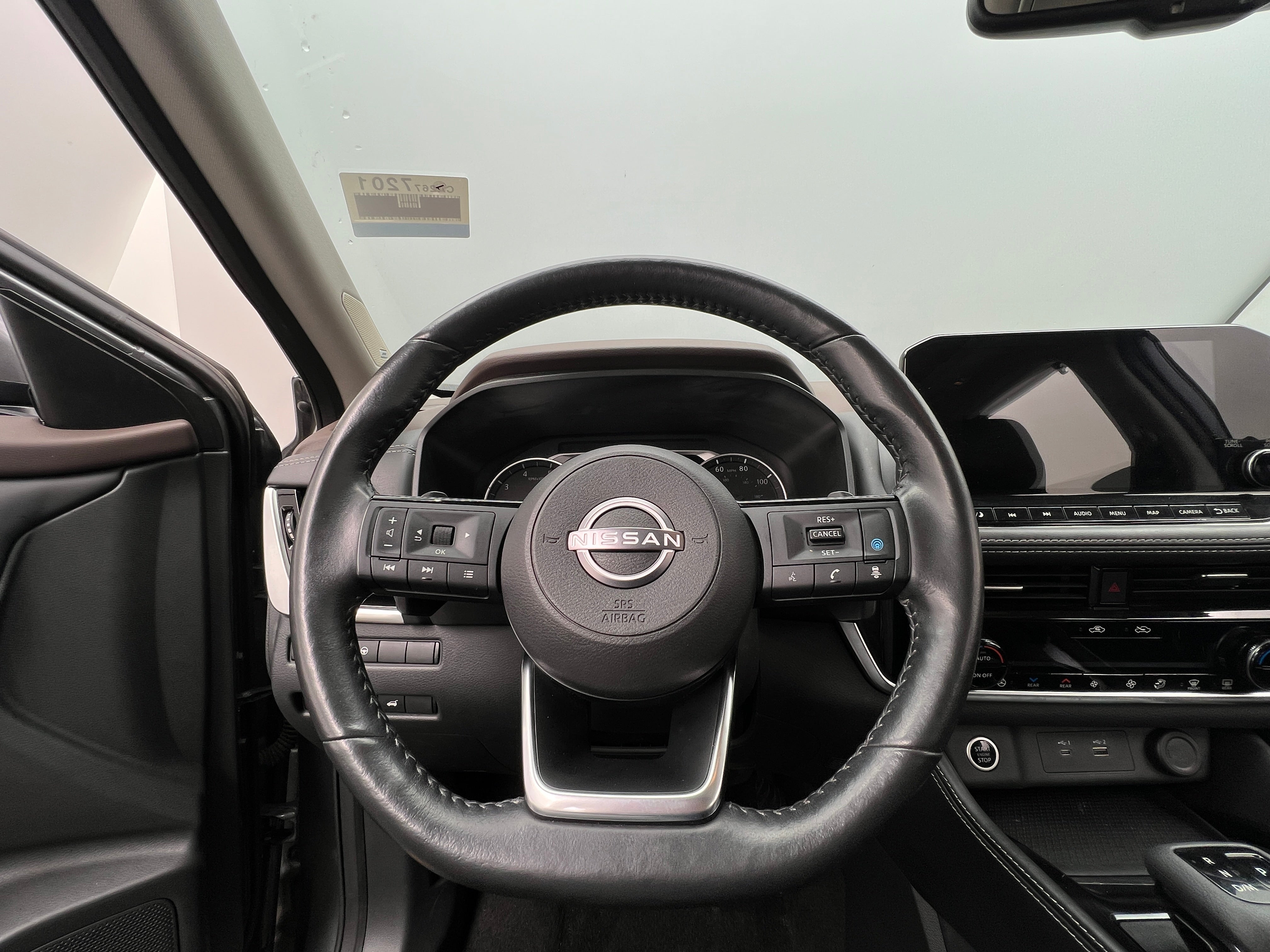 2023 Nissan Rogue SL 4