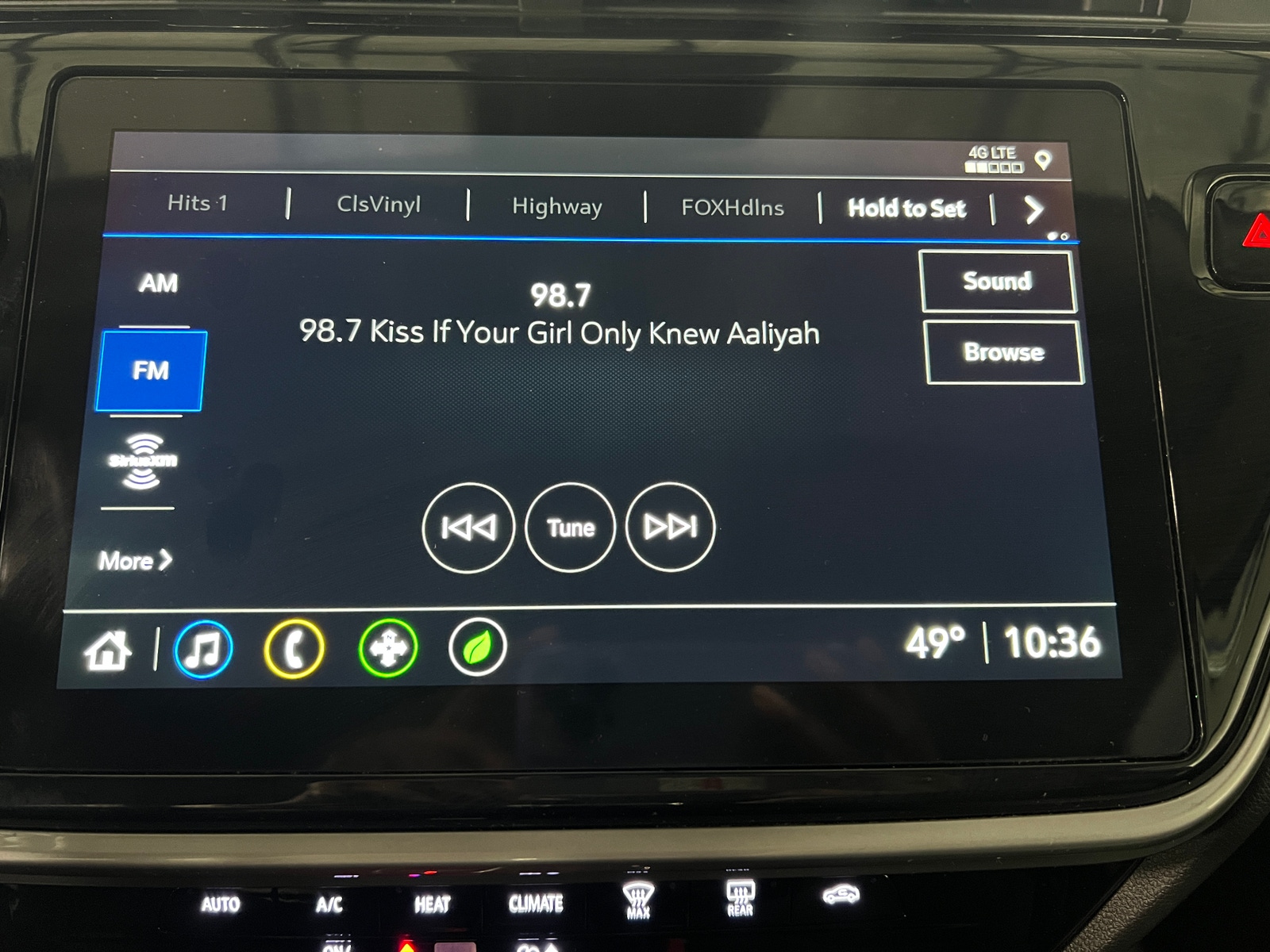 Thumbnail: 2023 Chevrolet Bolt EUV - 4