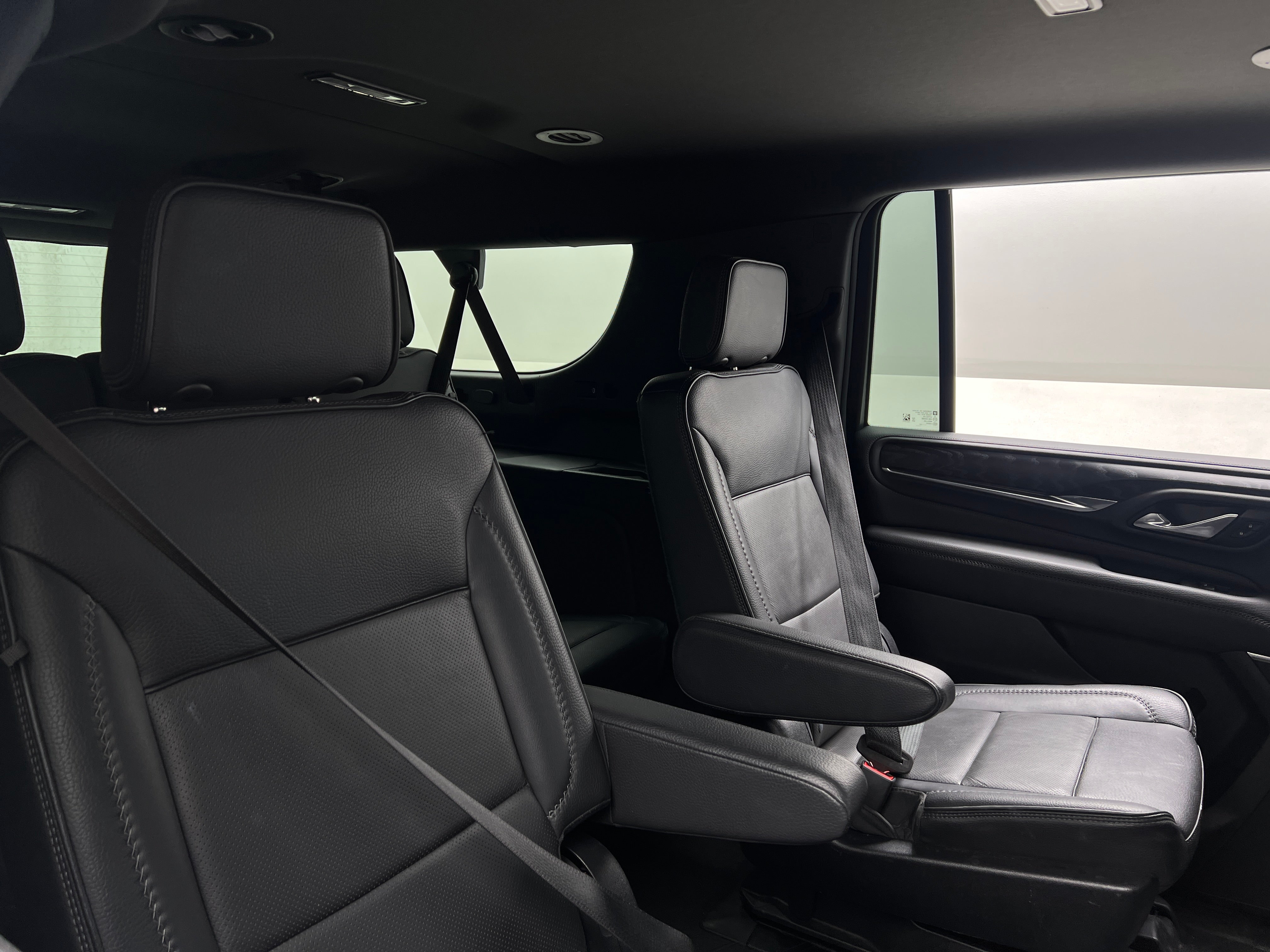 2023 GMC Yukon XL Denali 5