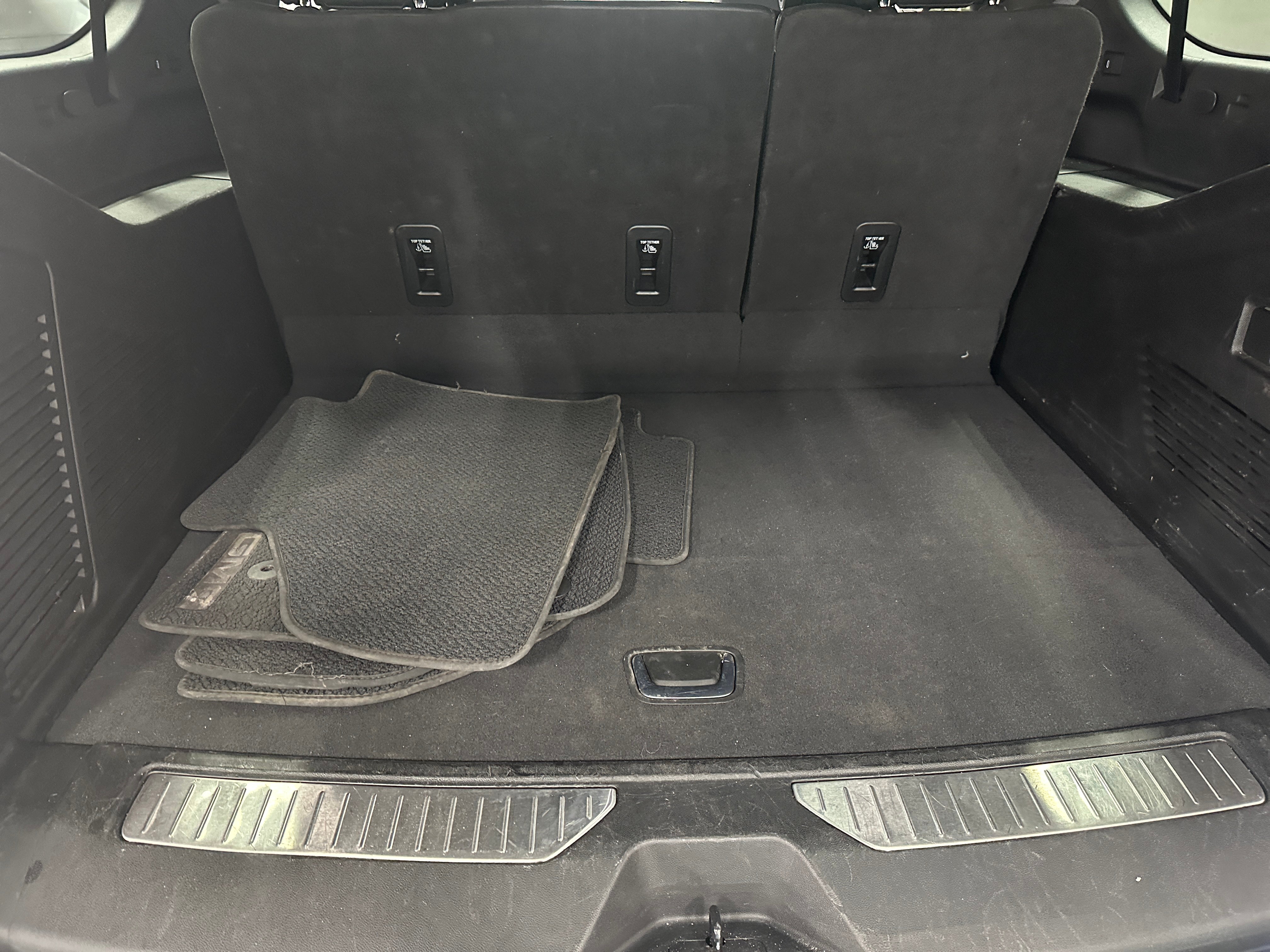 2023 GMC Yukon XL Denali 6