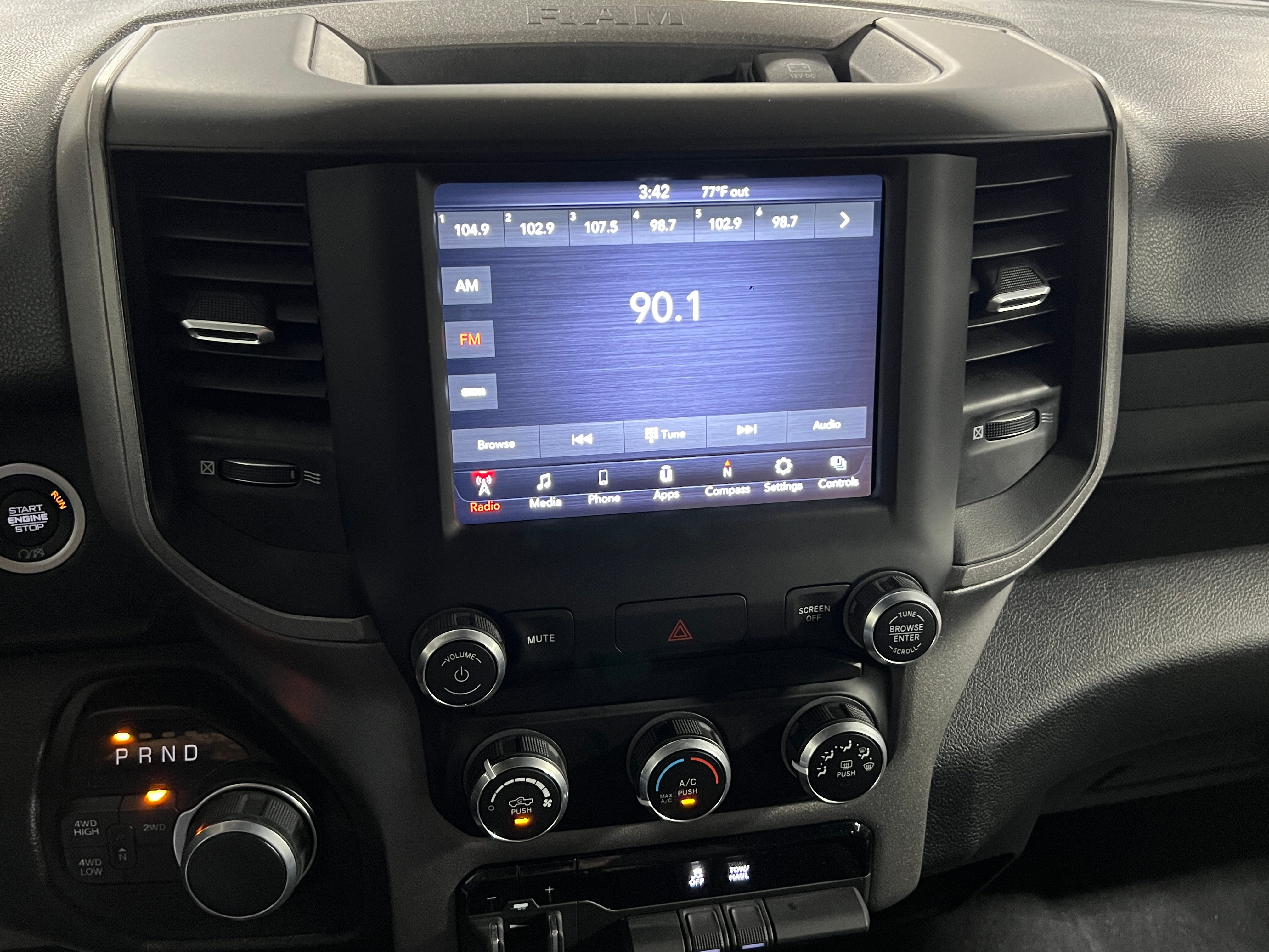 2021 RAM 2500 Tradesman 4