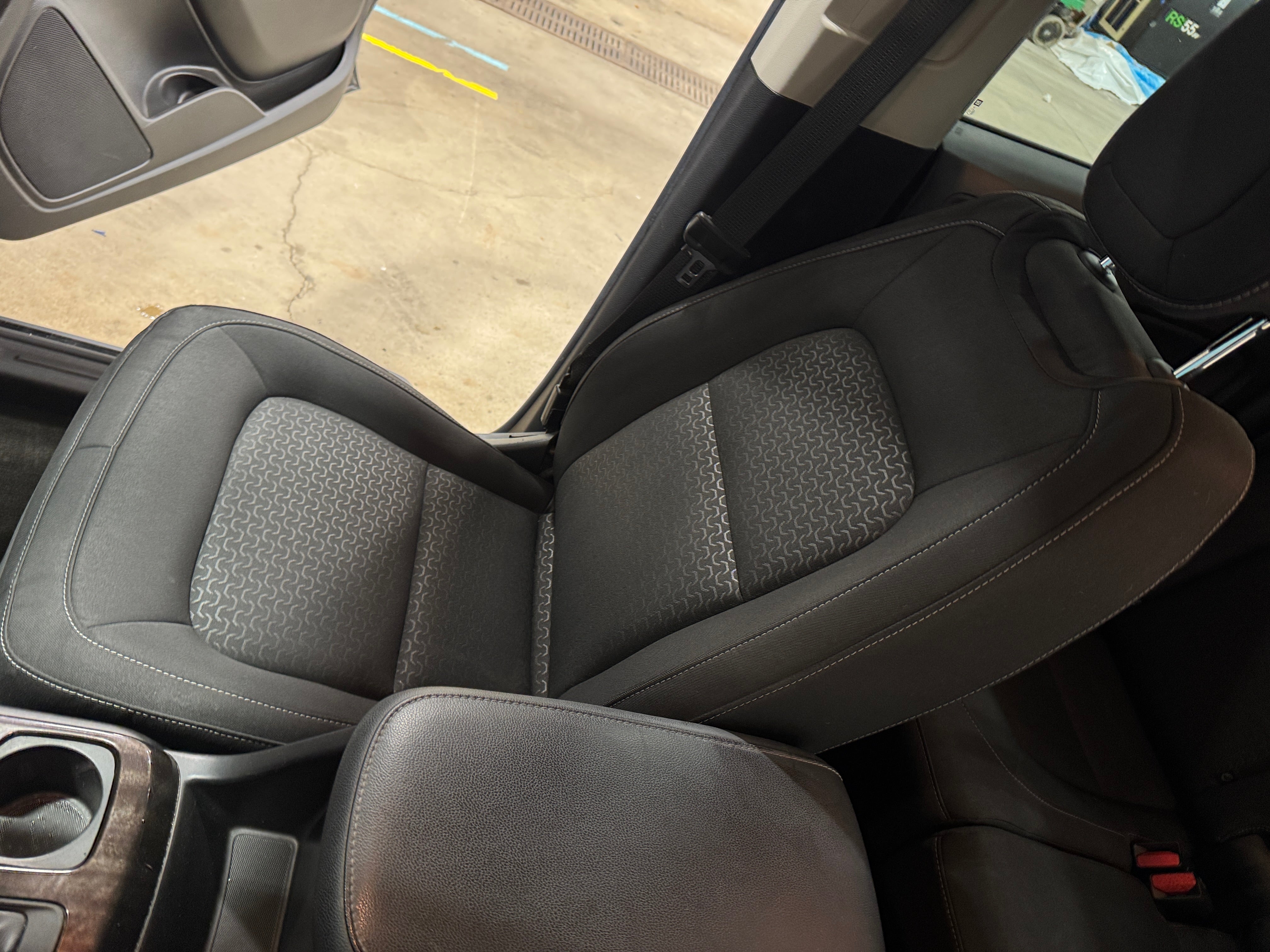 2018 GMC Canyon SLE 2