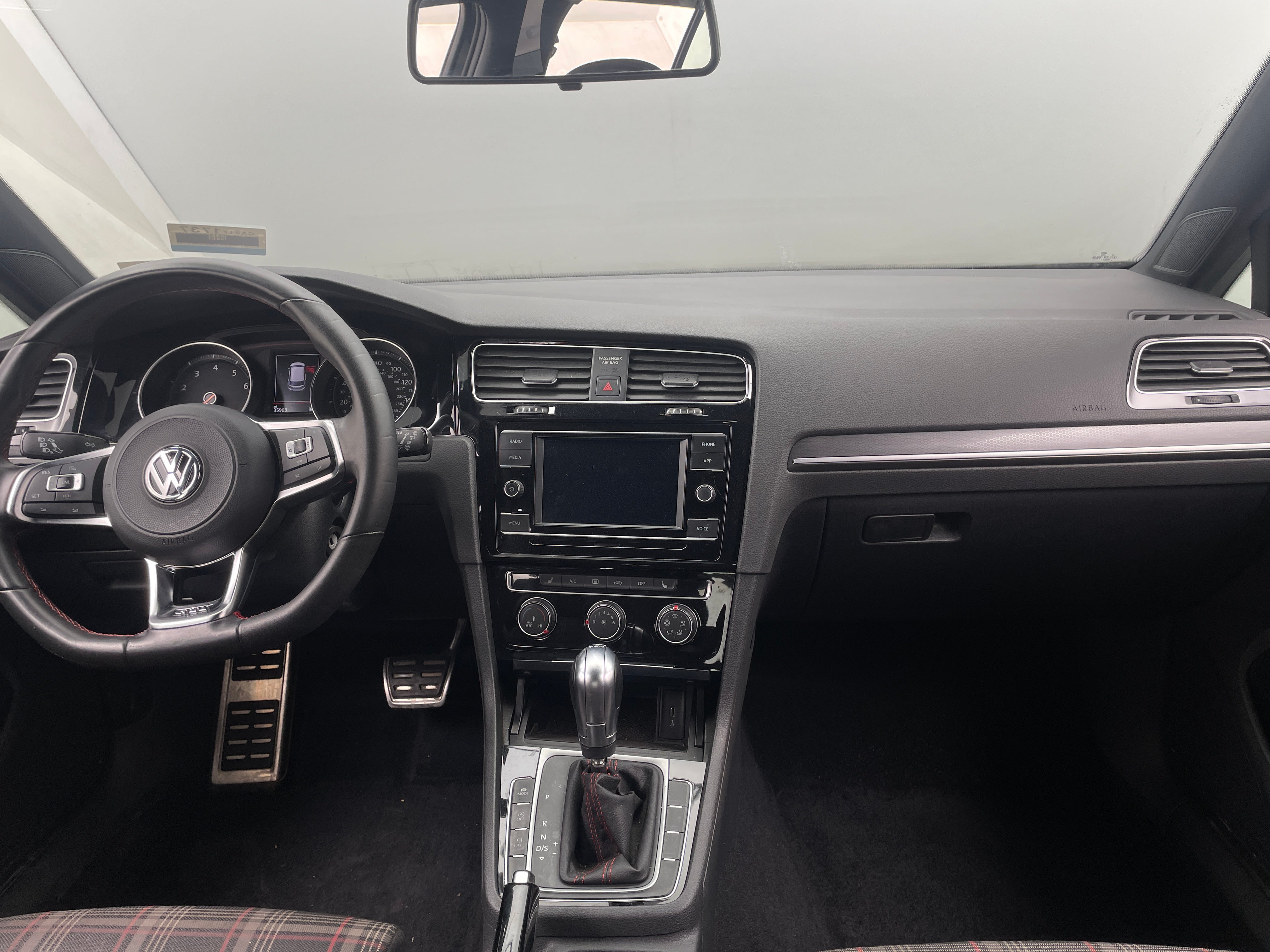 2021 Volkswagen Golf GTI S 3