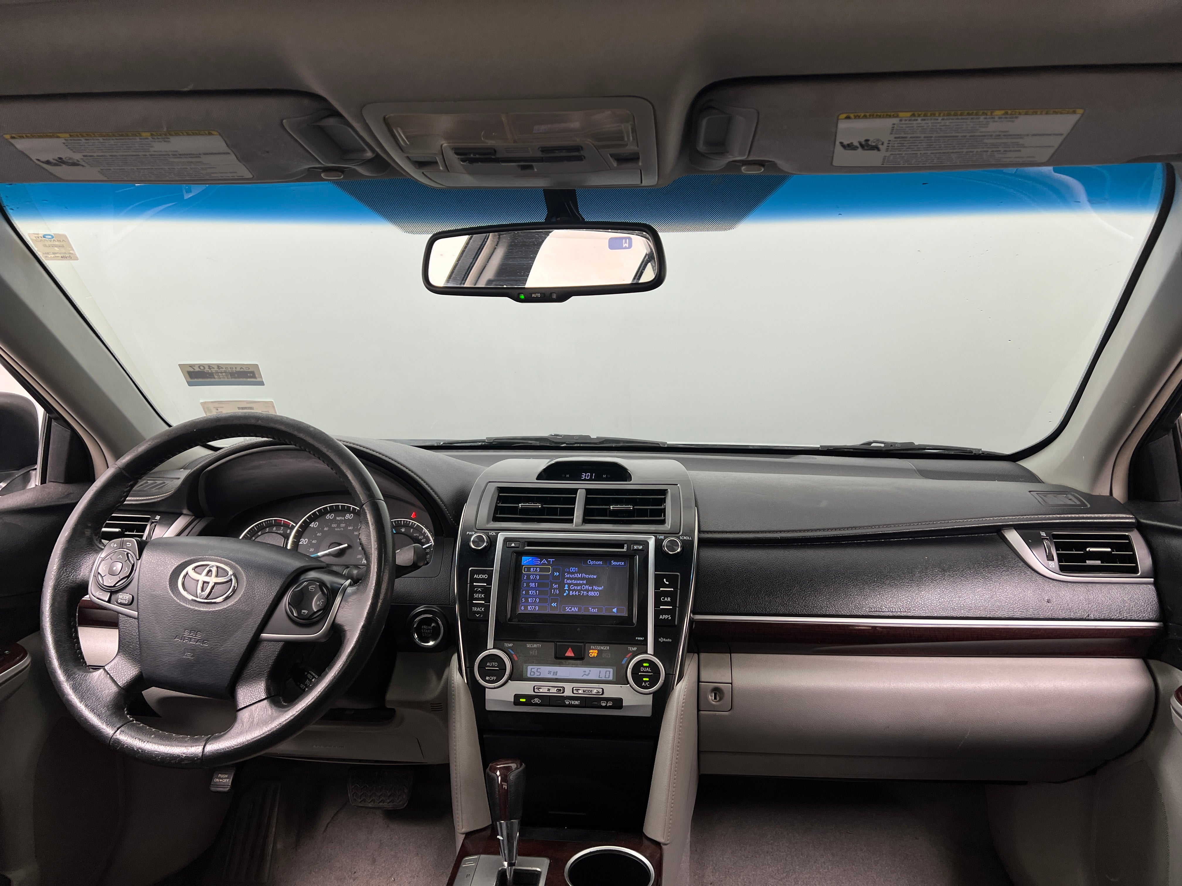 2013 Toyota Camry XLE 3