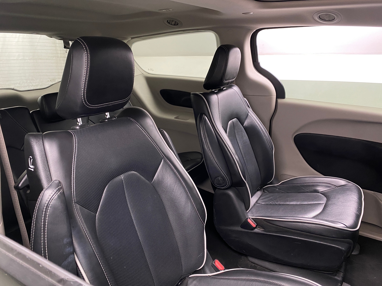 Thumbnail: 2023 Chrysler Pacifica - 5