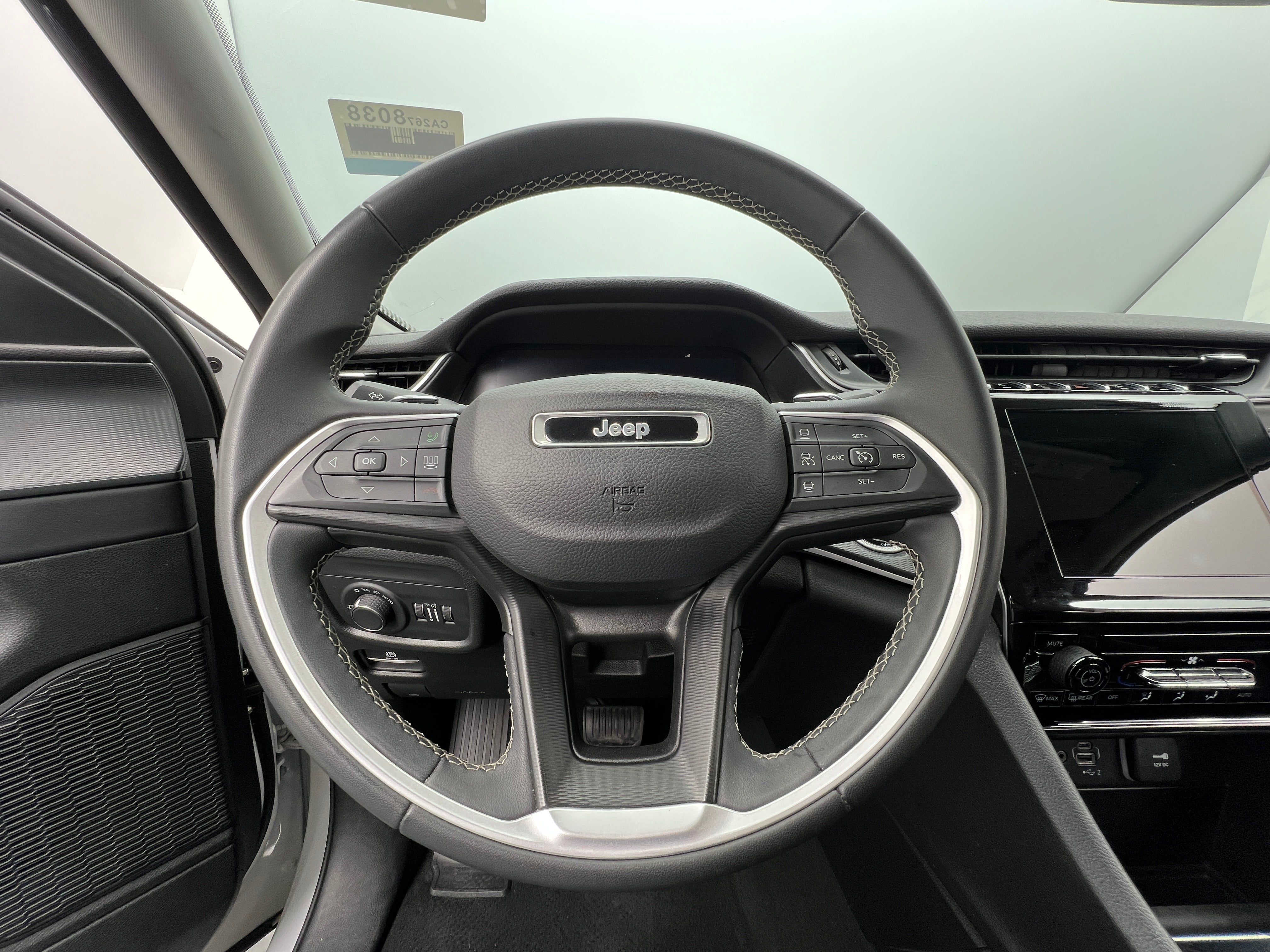 2023 Jeep Grand Cherokee Laredo 5
