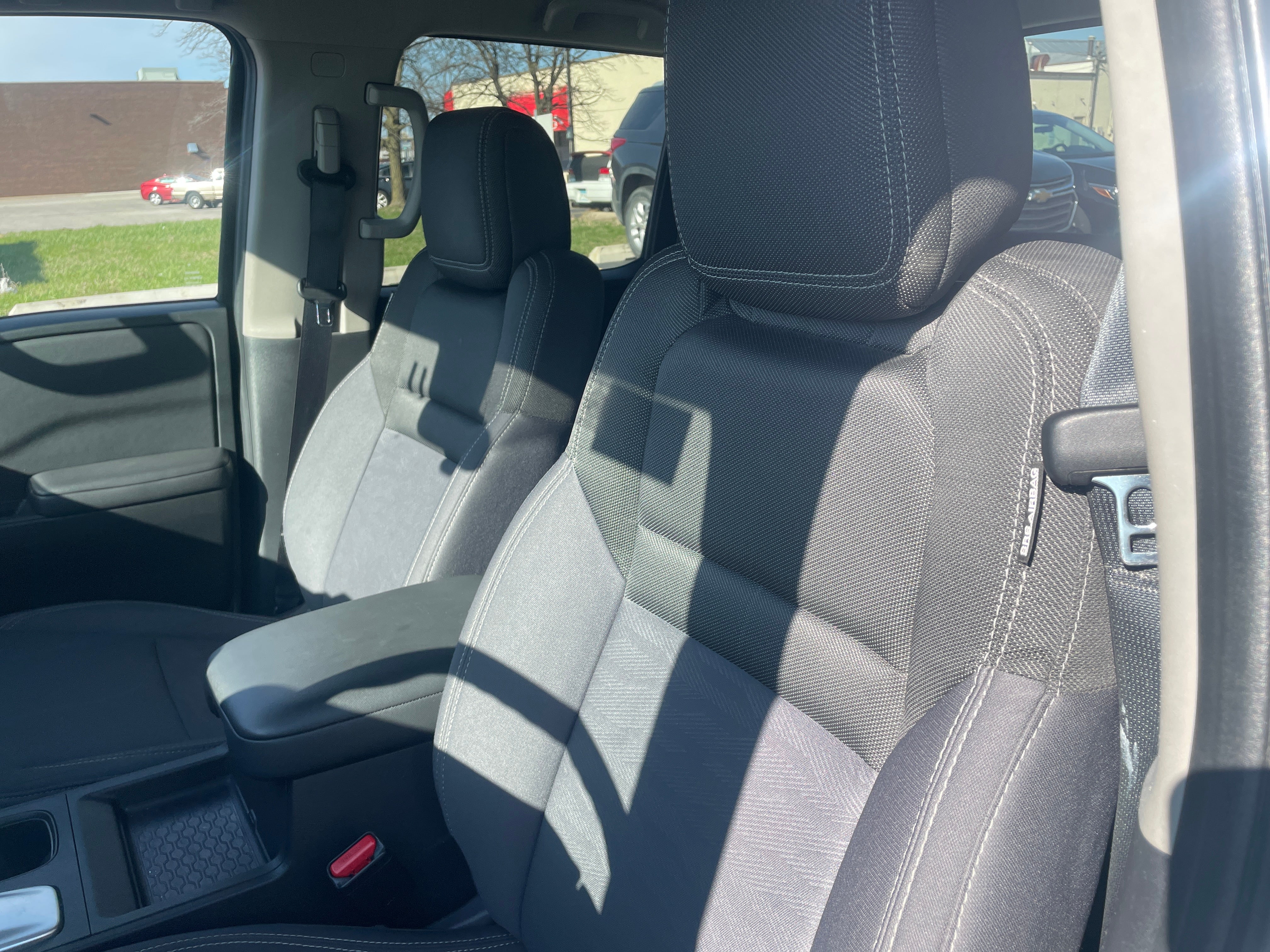 2023 Nissan Frontier SV 2