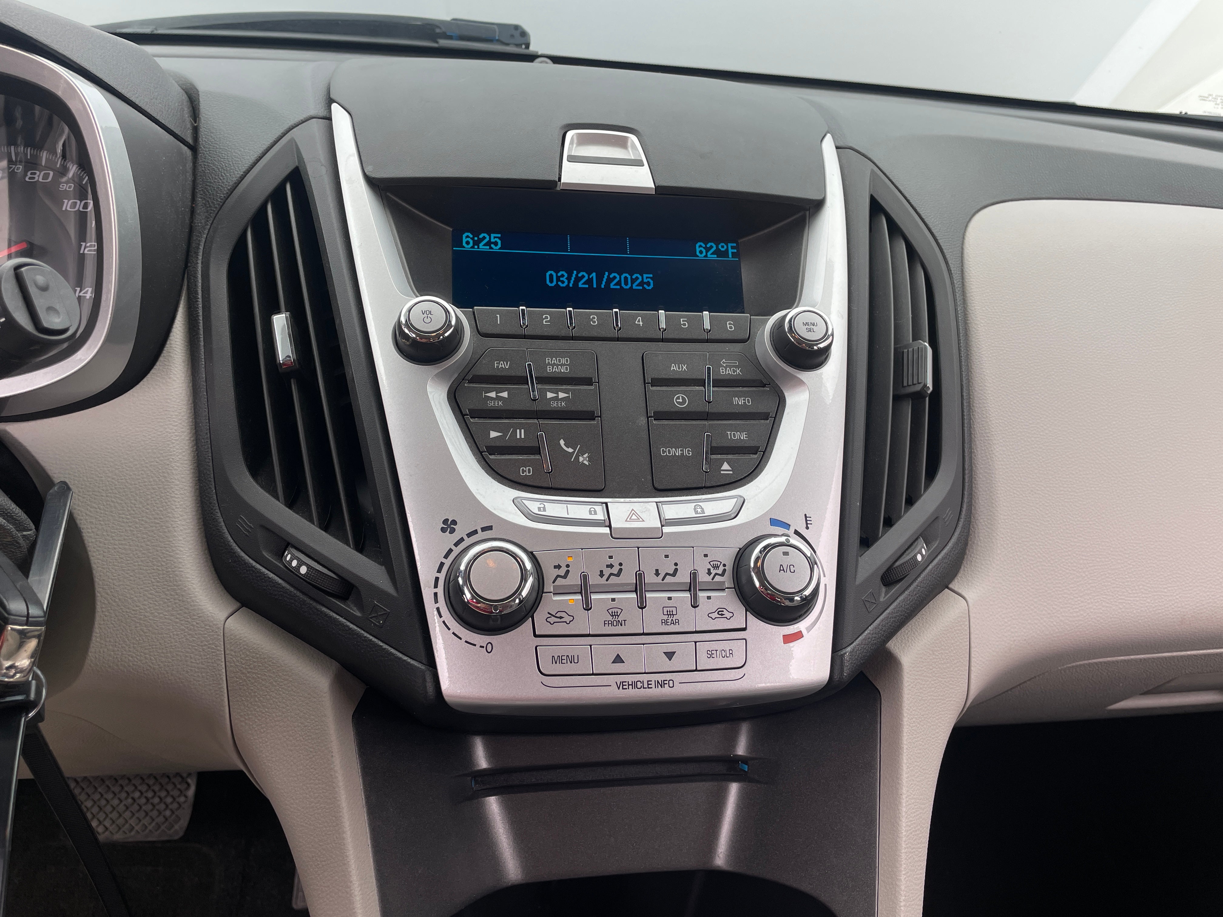 2015 Chevrolet Equinox LS 4