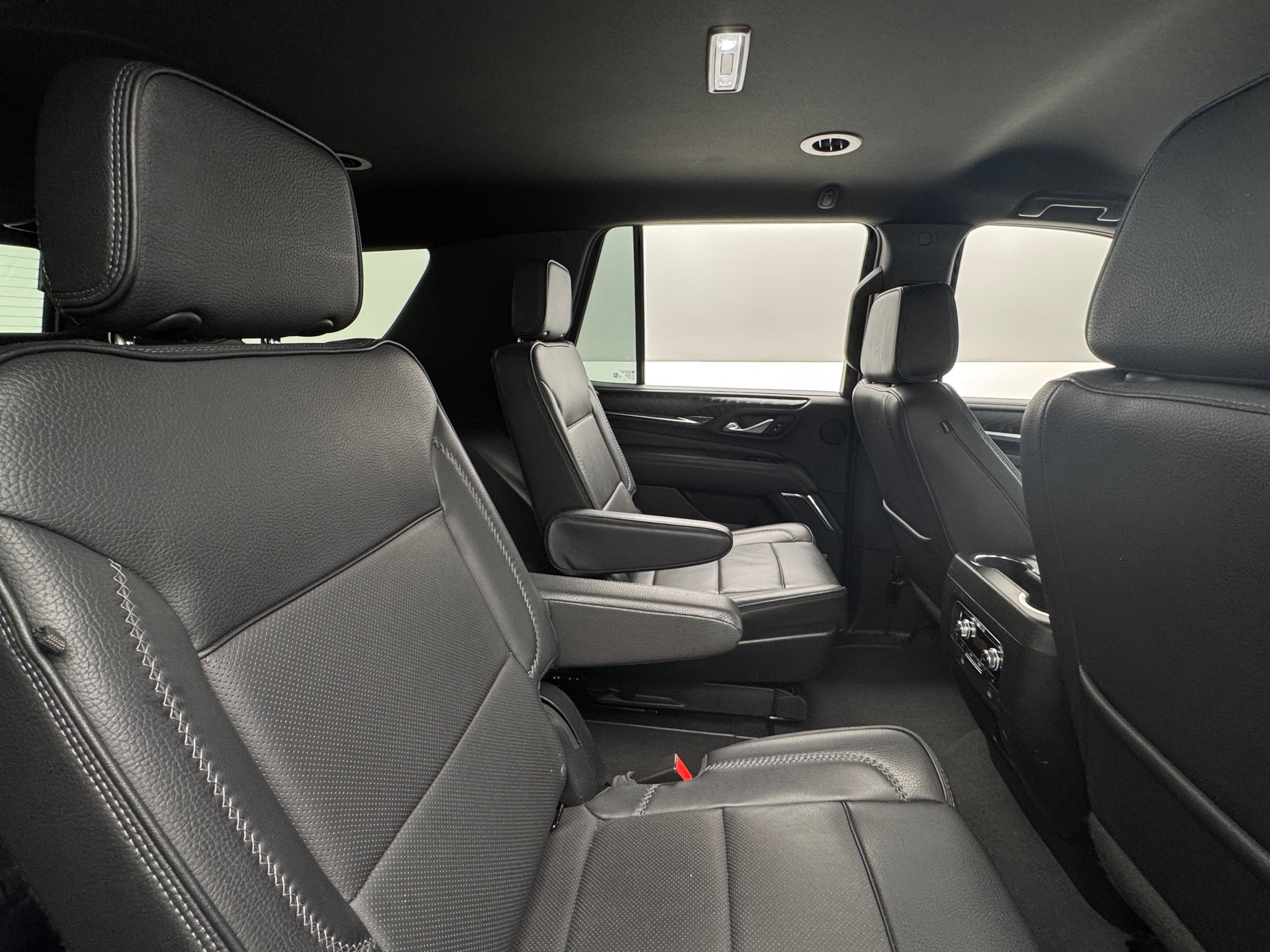 2023 GMC Yukon Denali 5