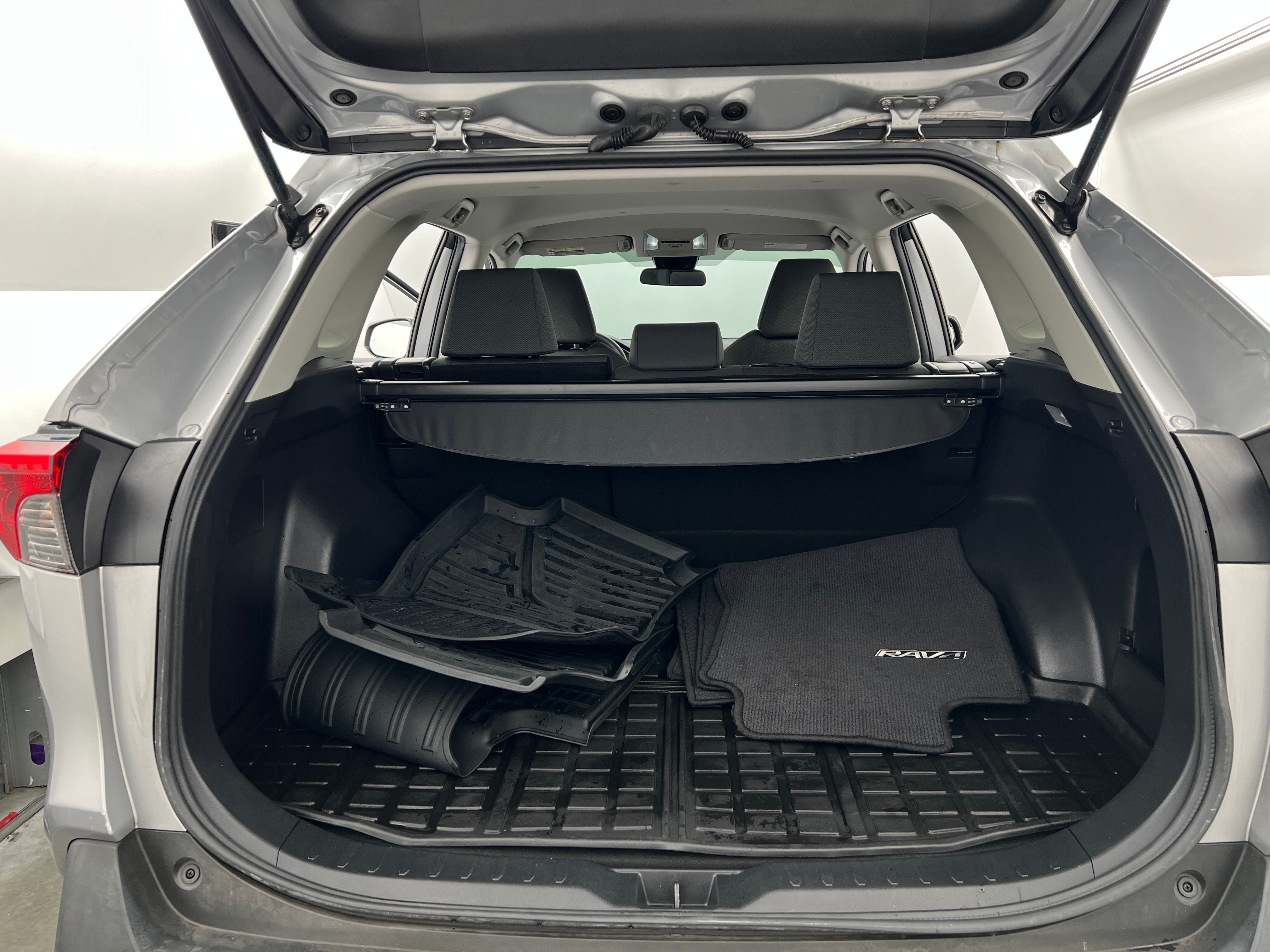 2021 Toyota RAV4 XLE 7