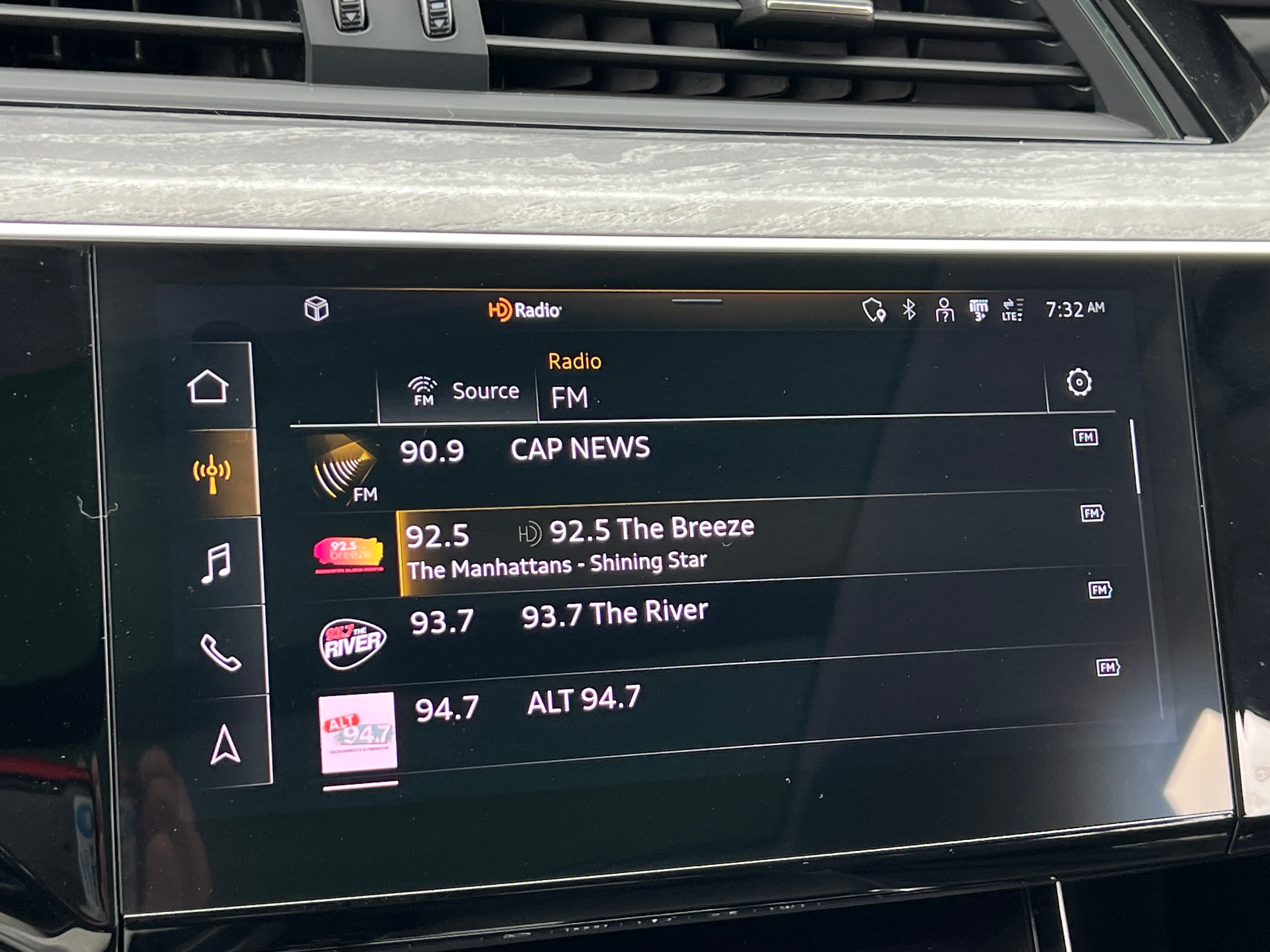 2022 Audi e-tron Premium Plus 3