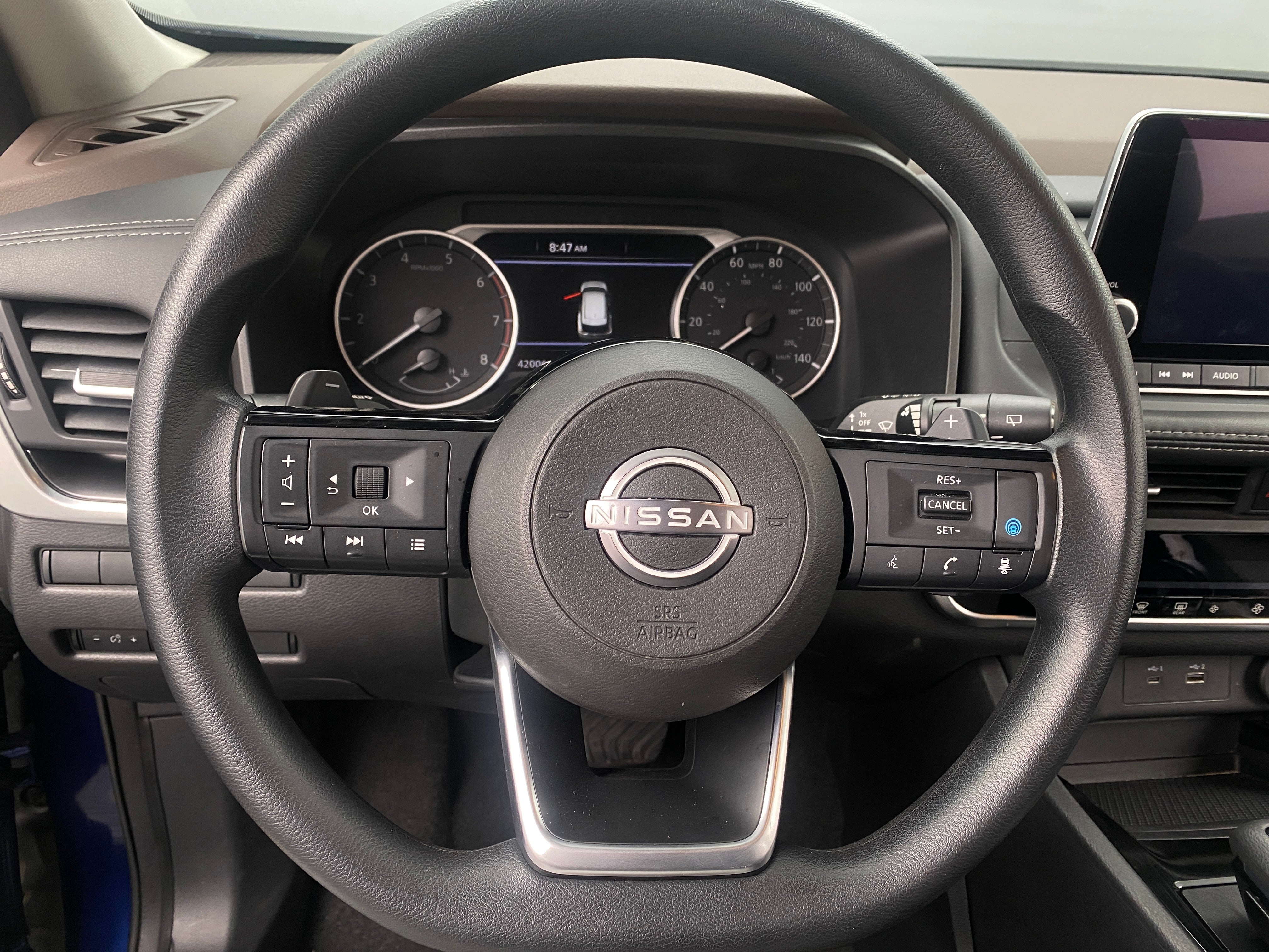 2023 Nissan Rogue SV 4