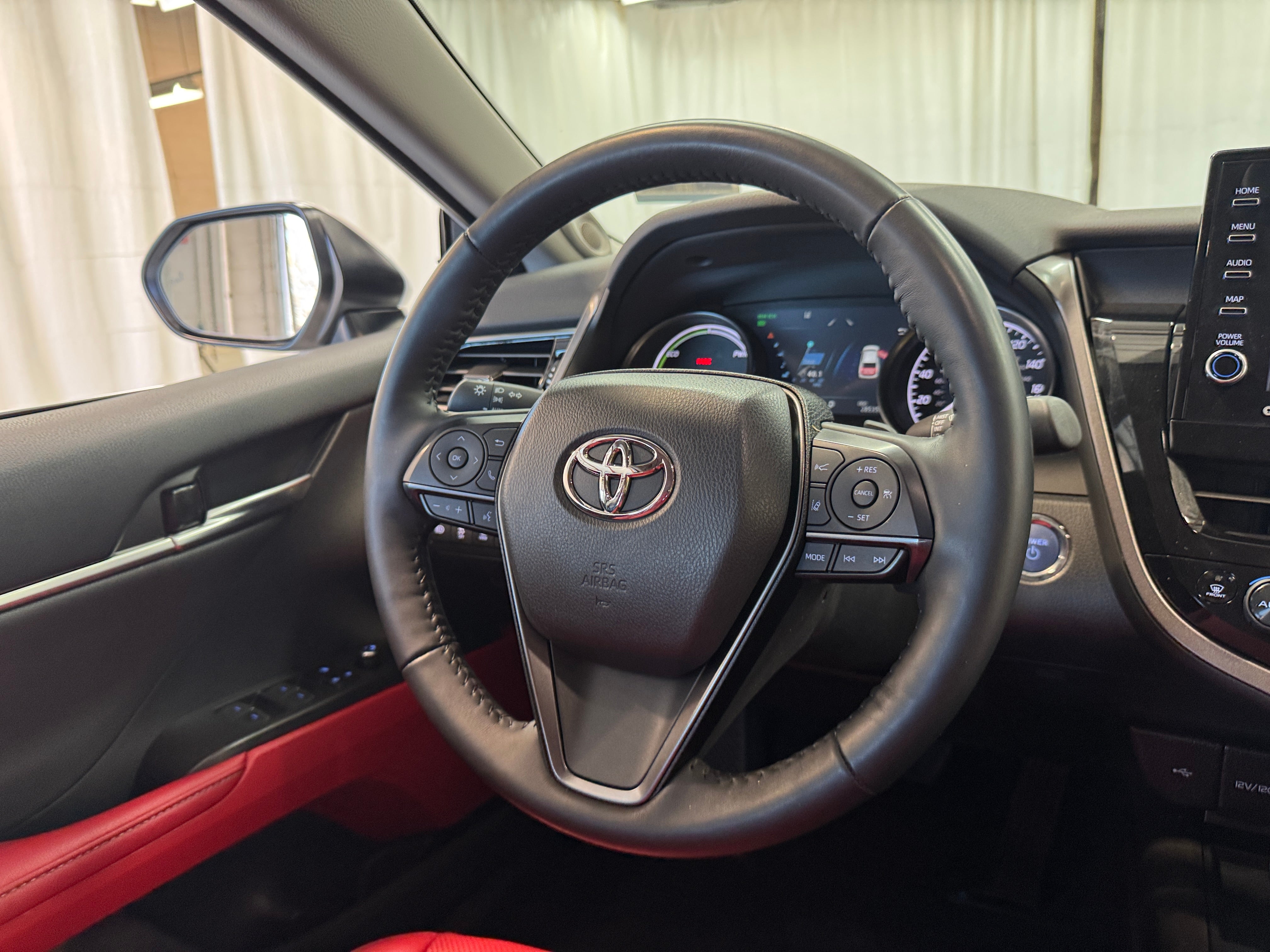 2023 Toyota Camry XSE 4