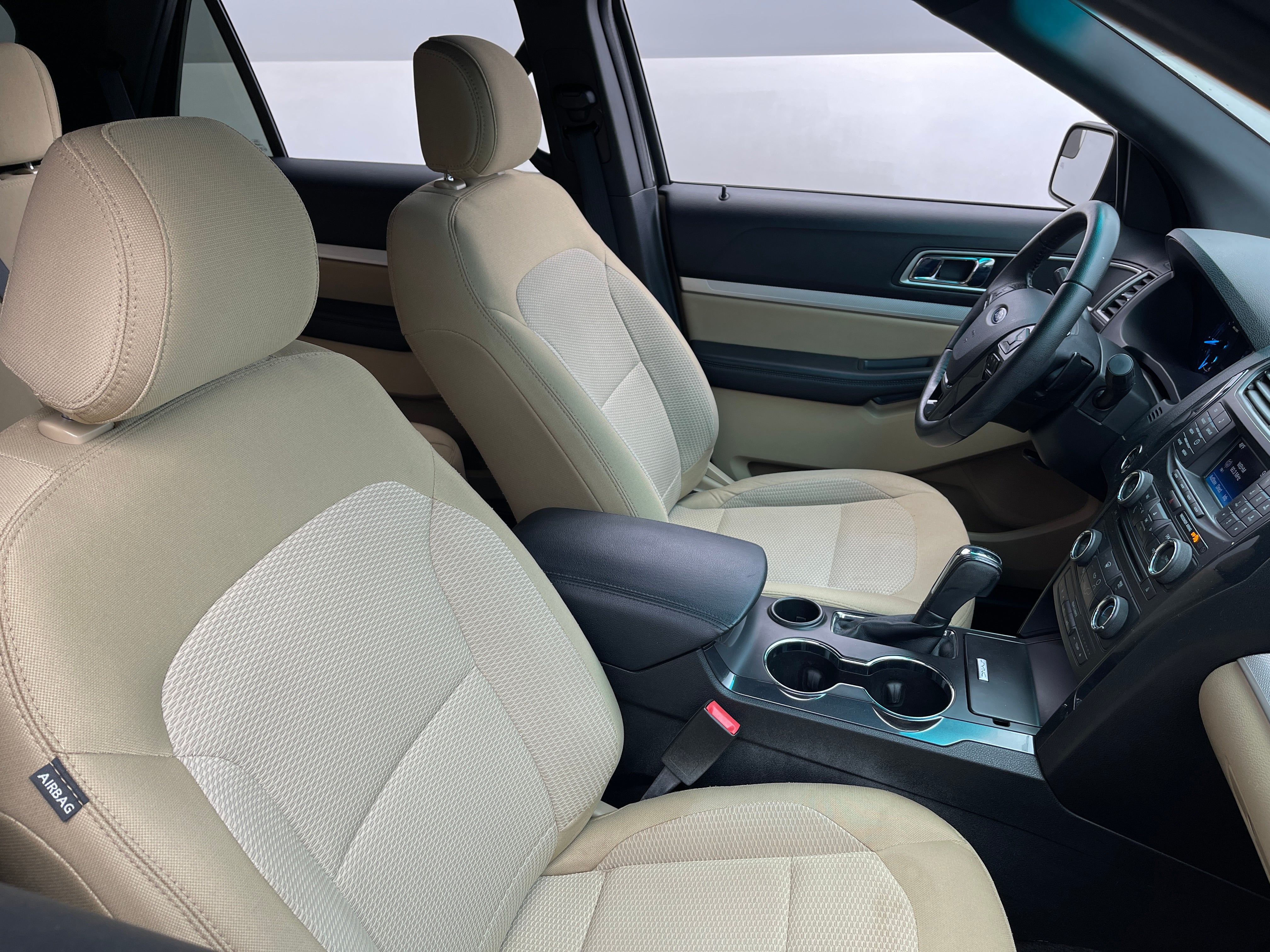 2017 Ford Explorer XLT 2