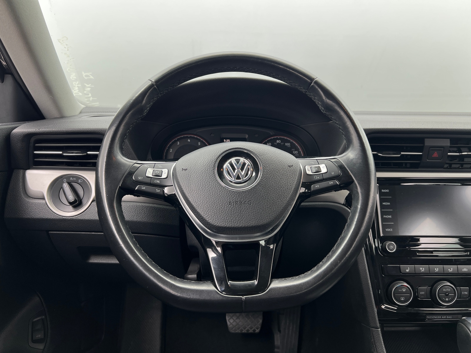 Thumbnail: 2020 Volkswagen Passat - 4