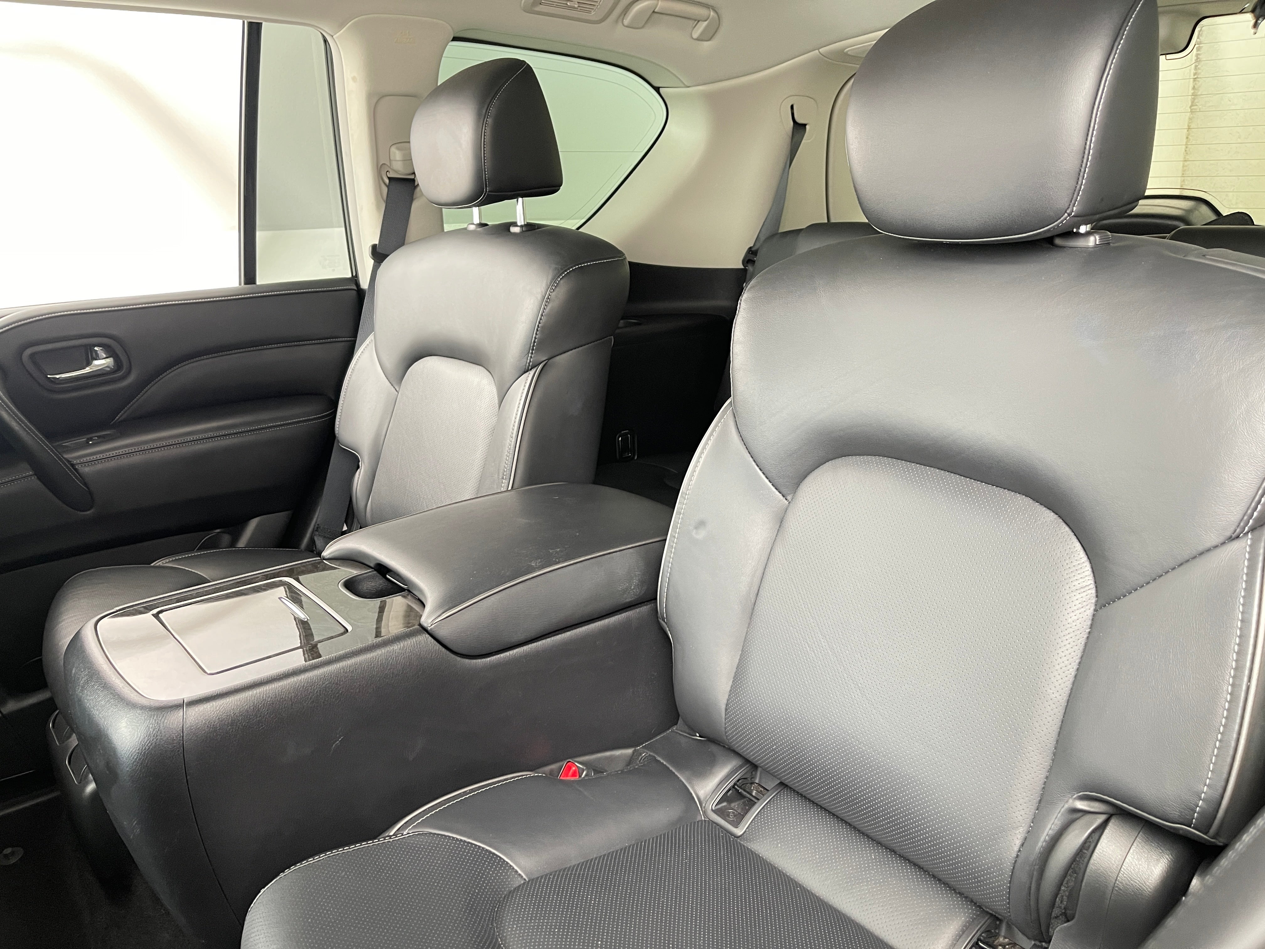 2022 INFINITI QX80 Luxe 5