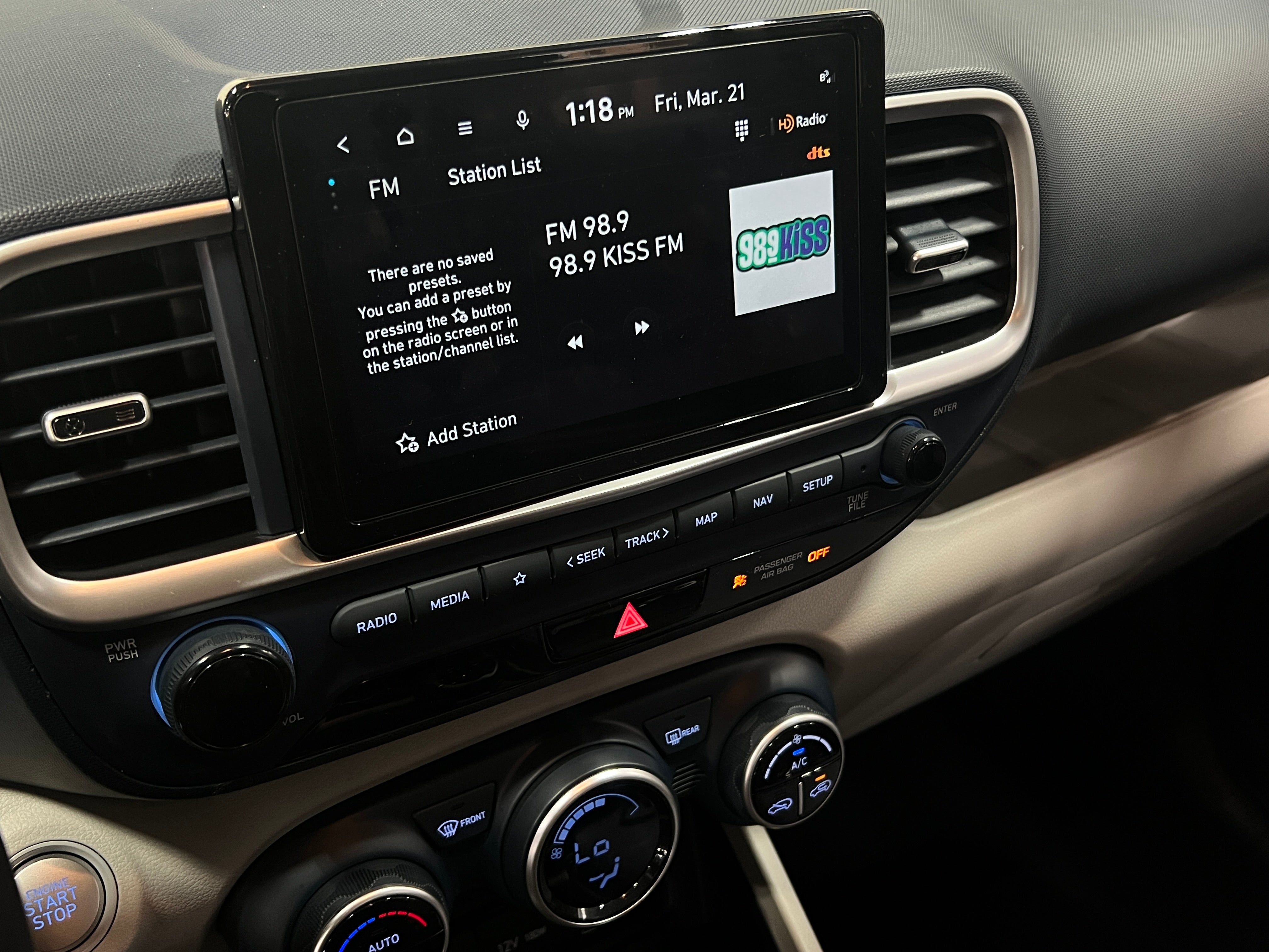 2023 Hyundai Venue Limited 4